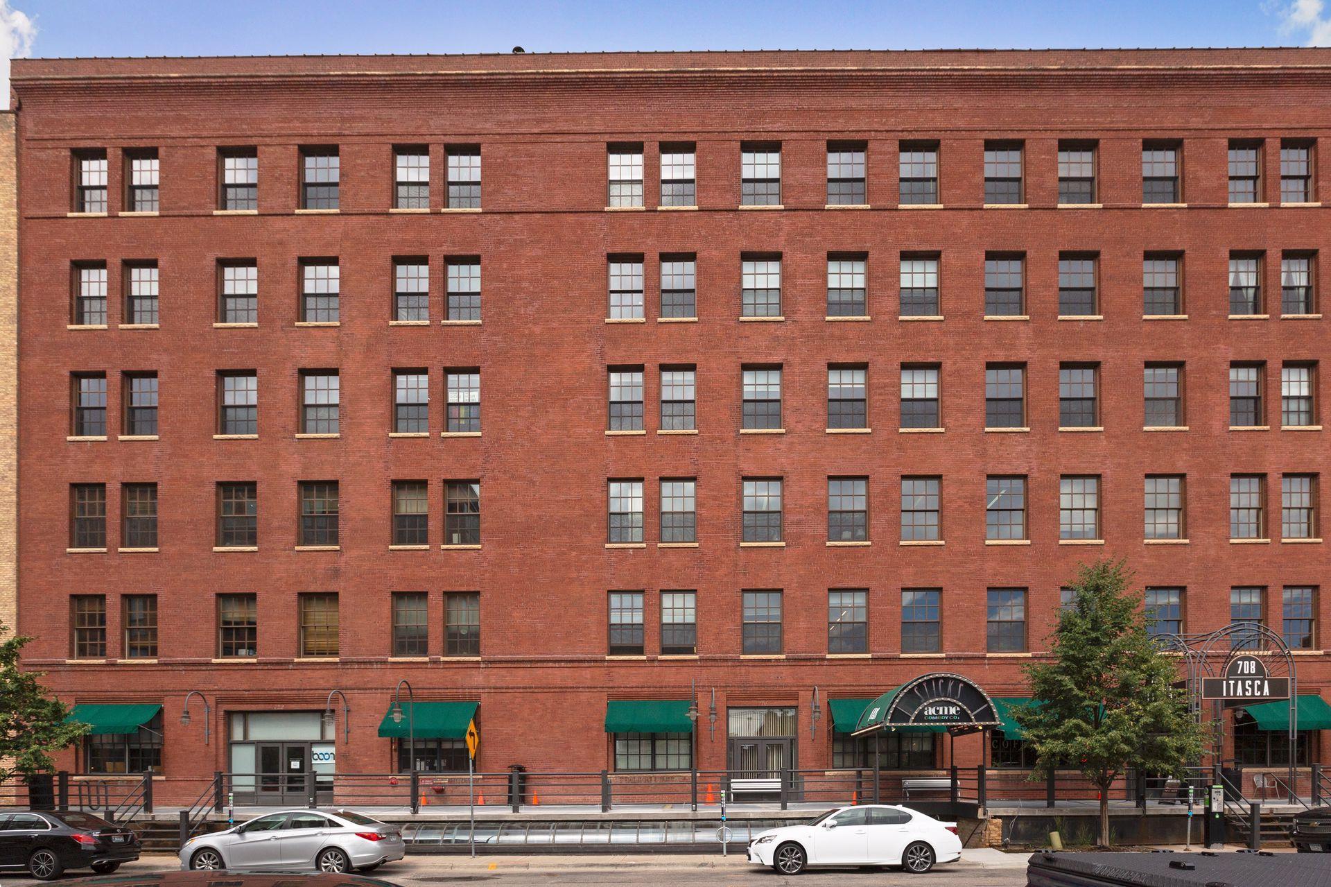 702 N 1st St #321, Minneapolis, MN 55401