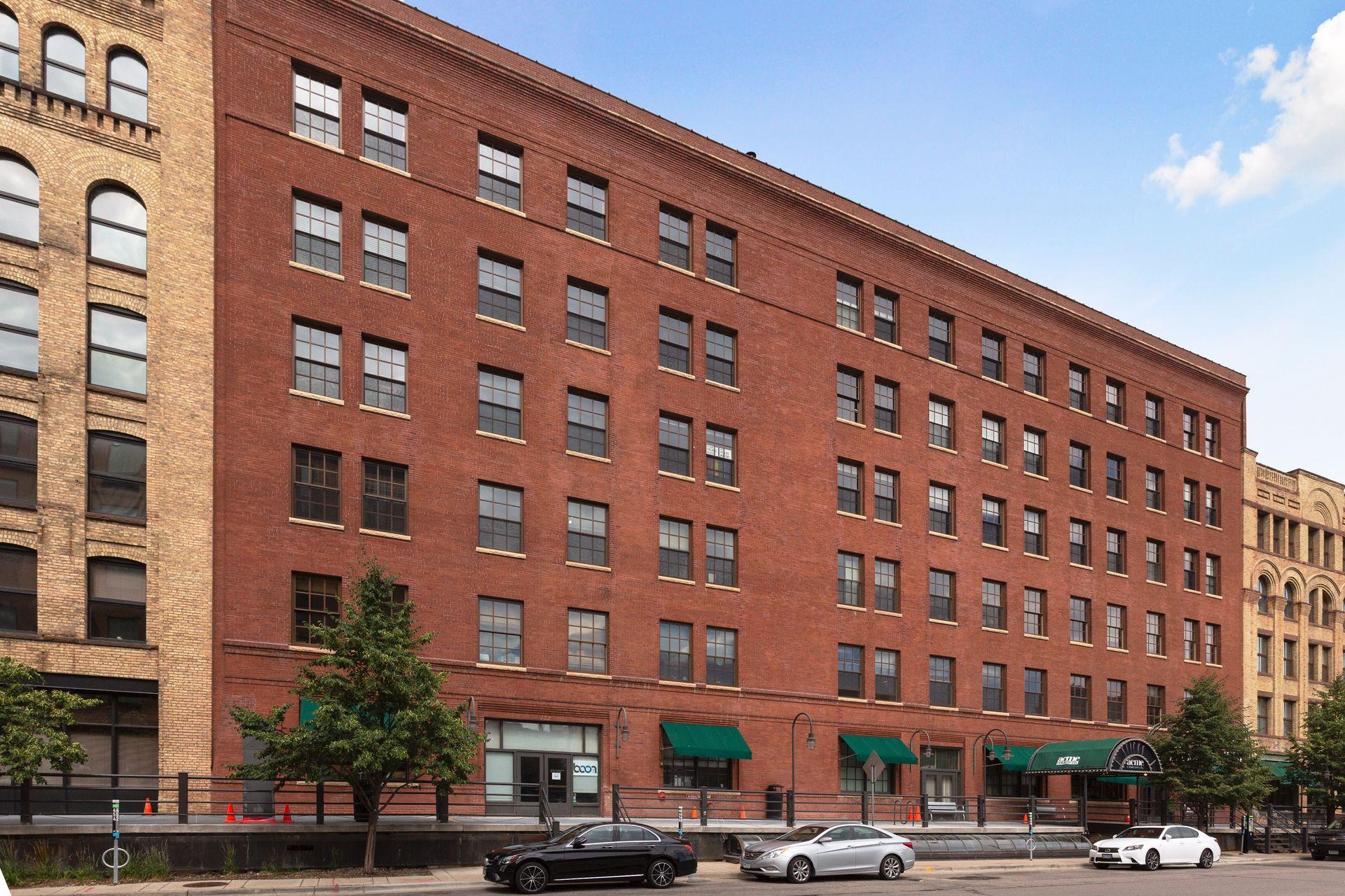 702 N 1st St #321, Minneapolis, MN 55401