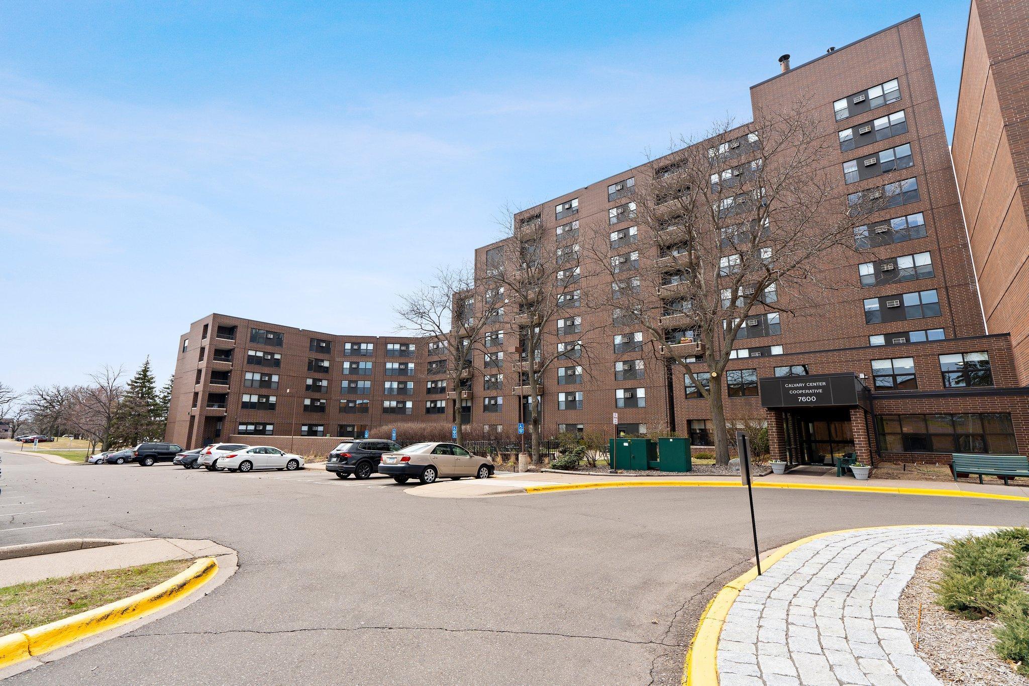 7600 Golden Valley Rd #511, Golden Valley, MN 55427