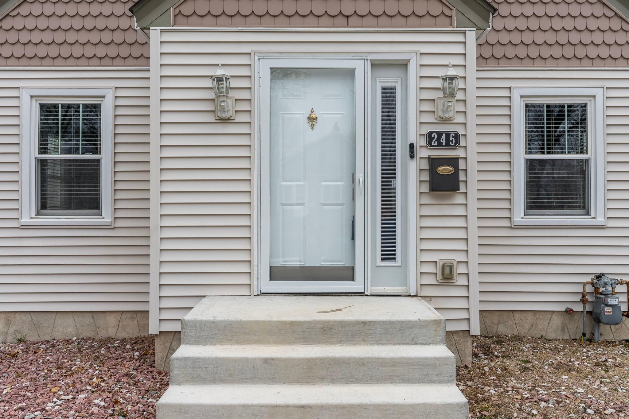 245 Annapolis St E, Saint Paul, MN 55118