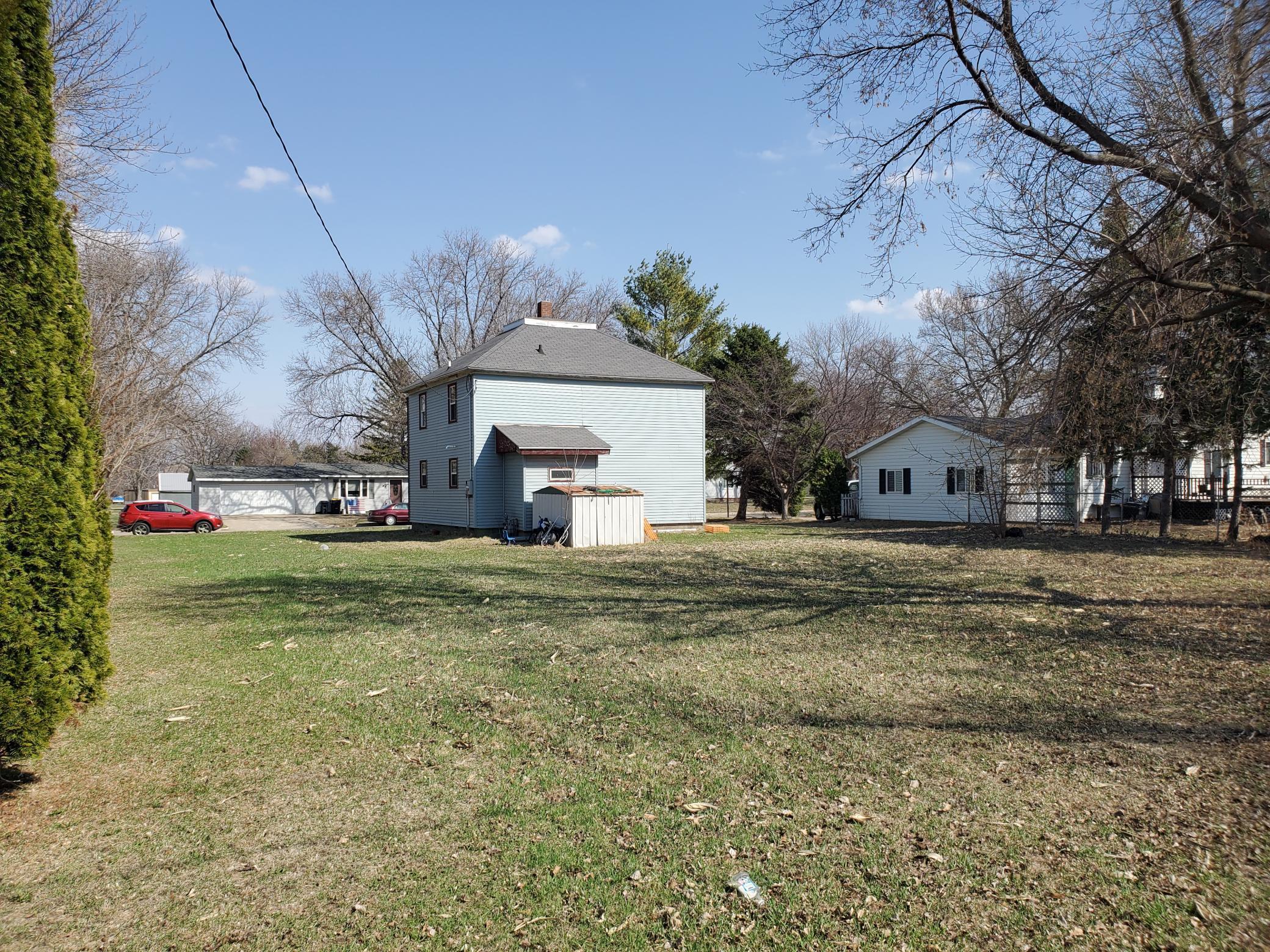 151 7th St, Walnut Grove, MN 56180