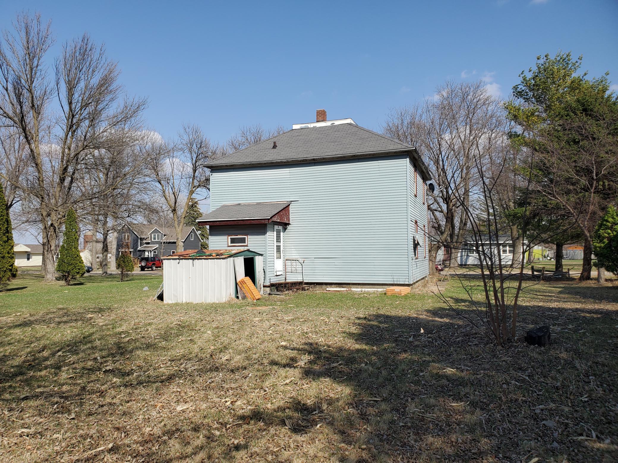 151 7th St, Walnut Grove, MN 56180