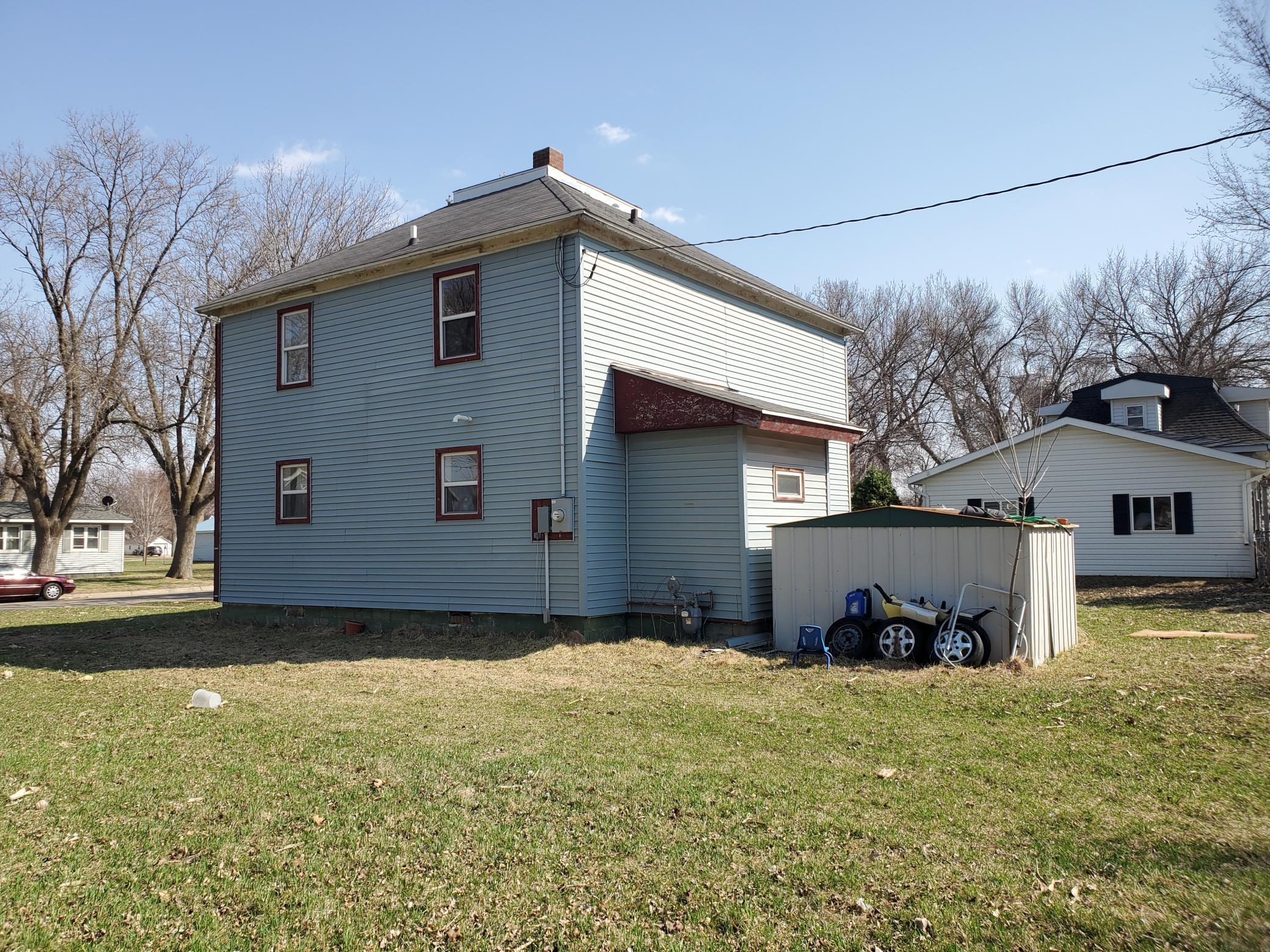 151 7th St, Walnut Grove, MN 56180