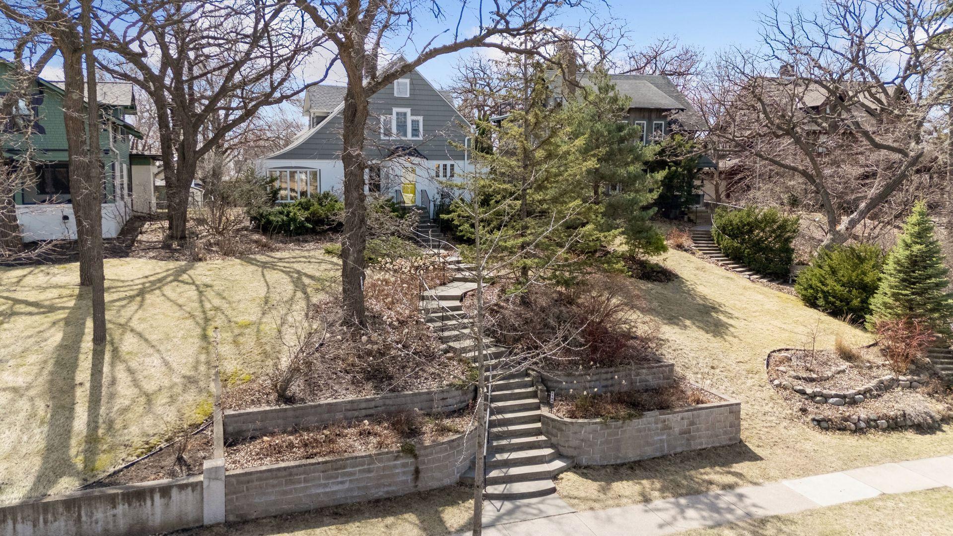 2184 Carter Ave, Saint Paul, MN 55108