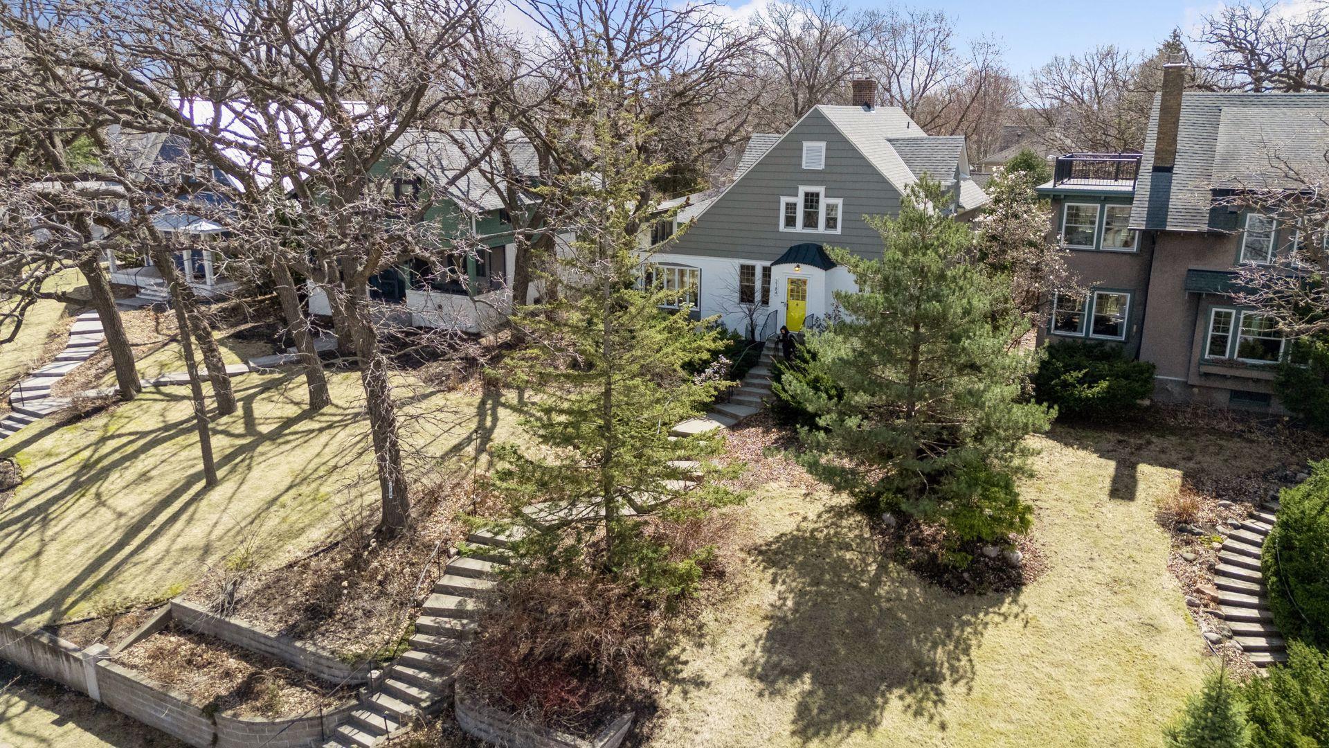 2184 Carter Ave, Saint Paul, MN 55108