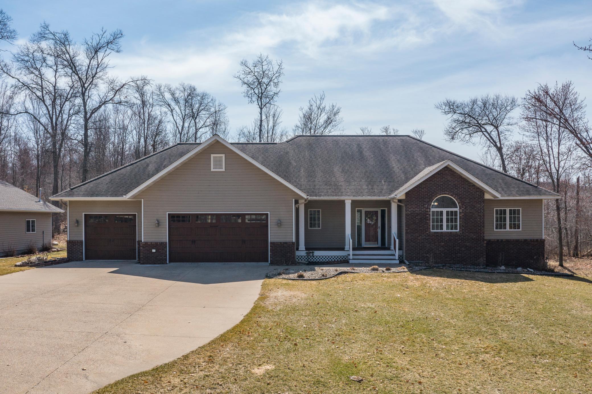 11833 Maplewood Dr, East Gull Lake, MN 56401