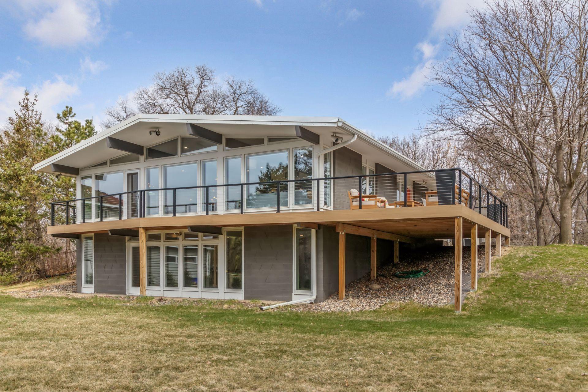 1461 Skyline Rd, Eagan, MN 55121