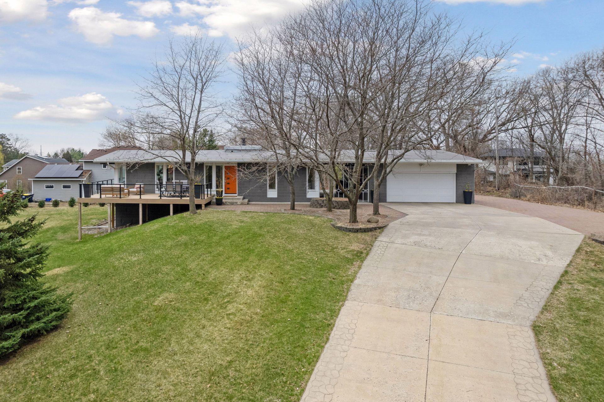 1461 Skyline Rd, Eagan, MN 55121