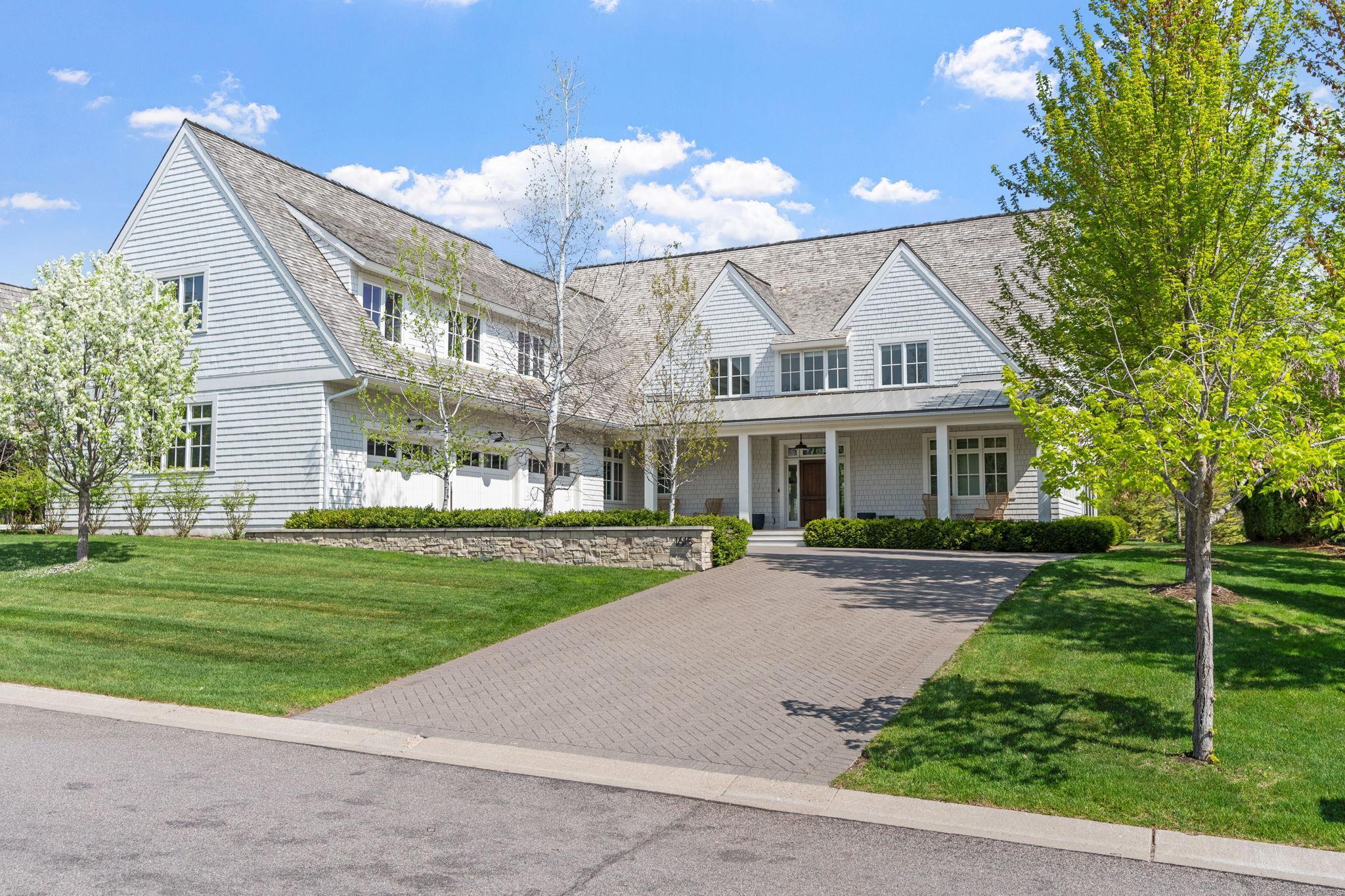 1615 Locust Hills Trl, Wayzata, MN 55391