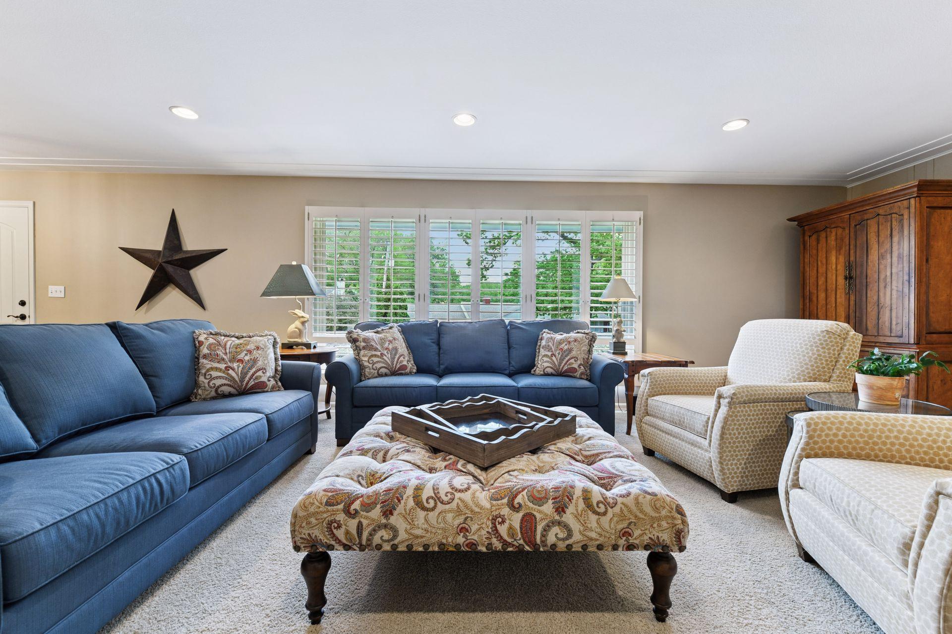 6604 Southcrest Dr, Edina, MN 55435