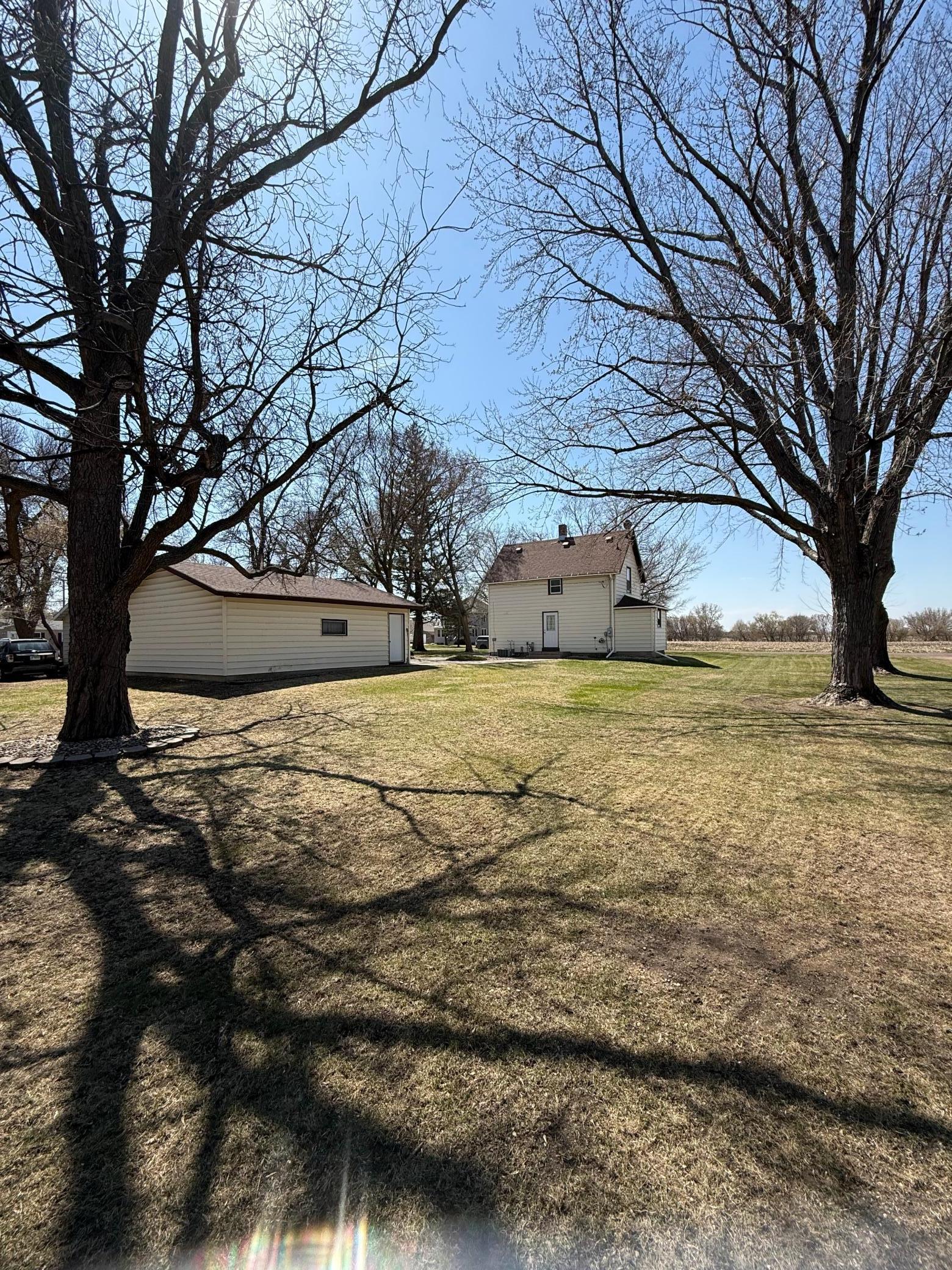 170 8th St, Walnut Grove, MN 56180
