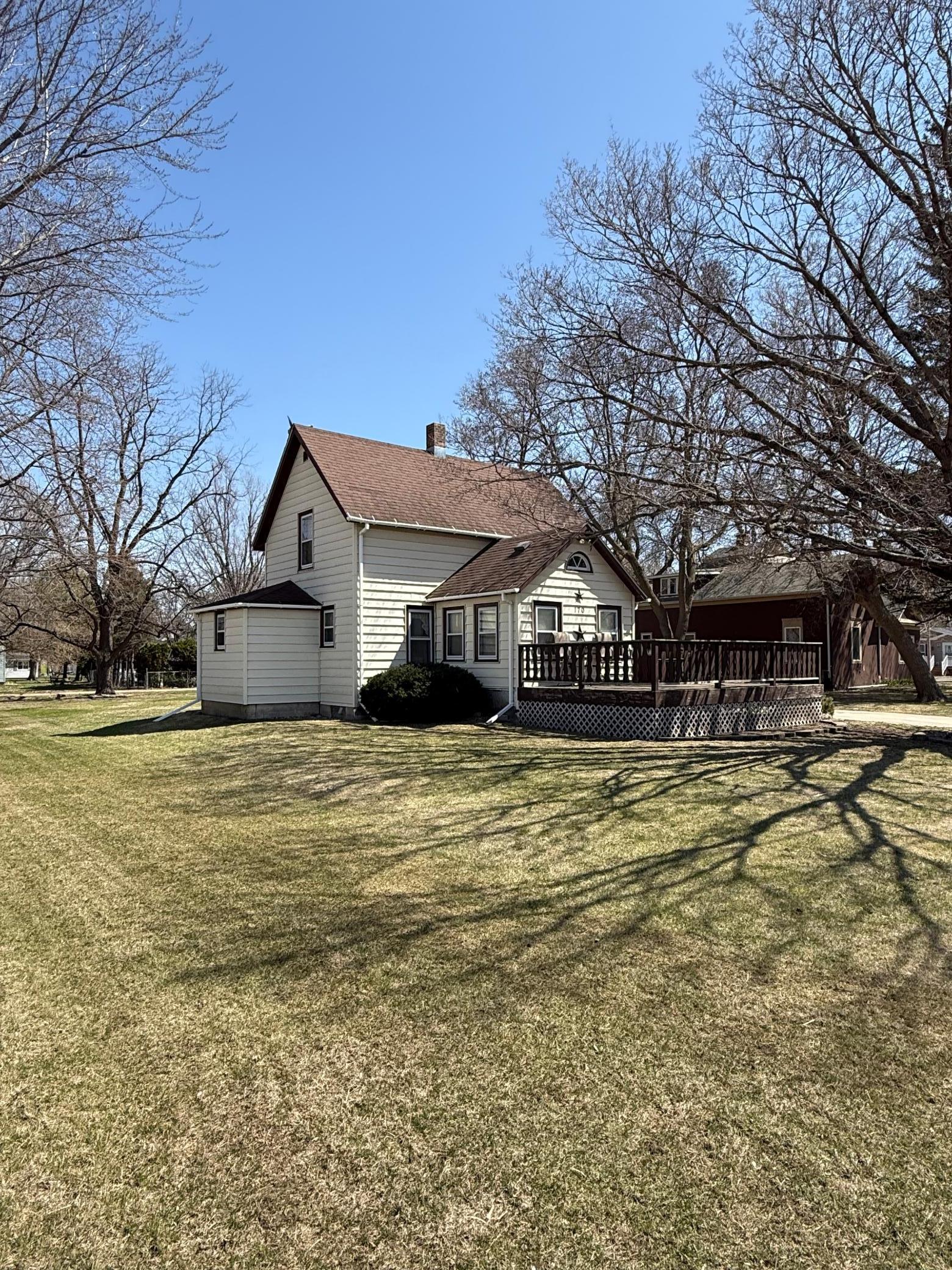 170 8th St, Walnut Grove, MN 56180
