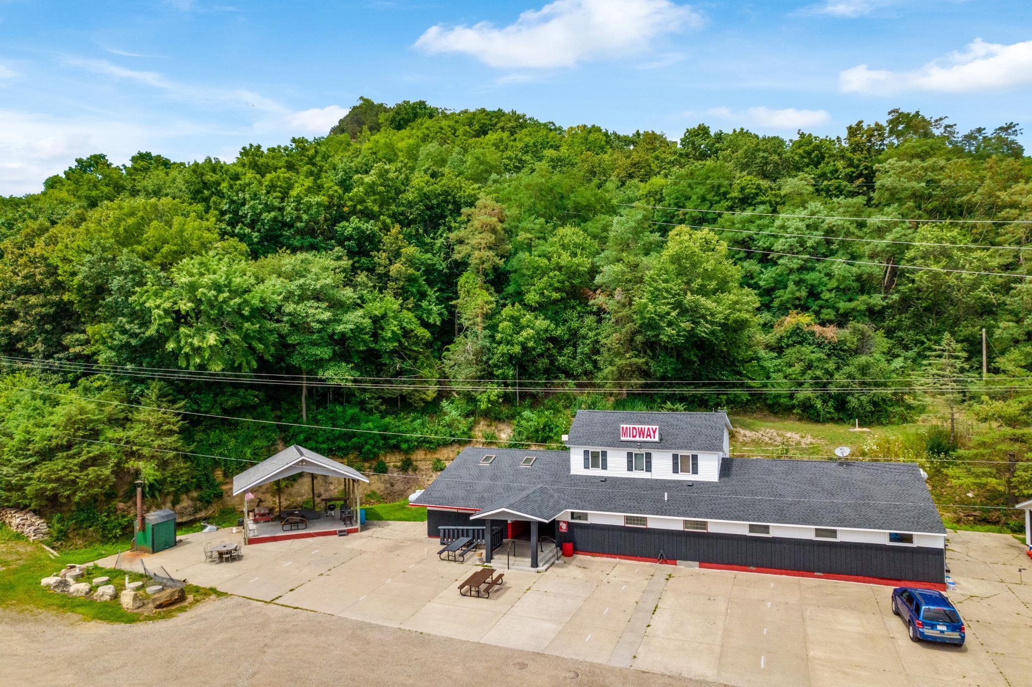 W626 Midway Rd, Fountain City, WI 54629