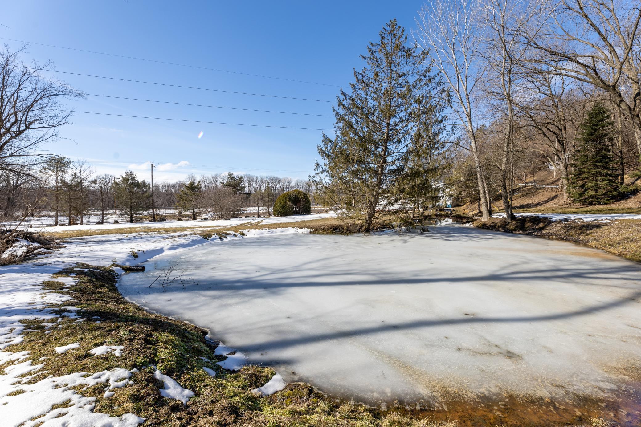 W626 Midway Rd, Fountain City, WI 54629