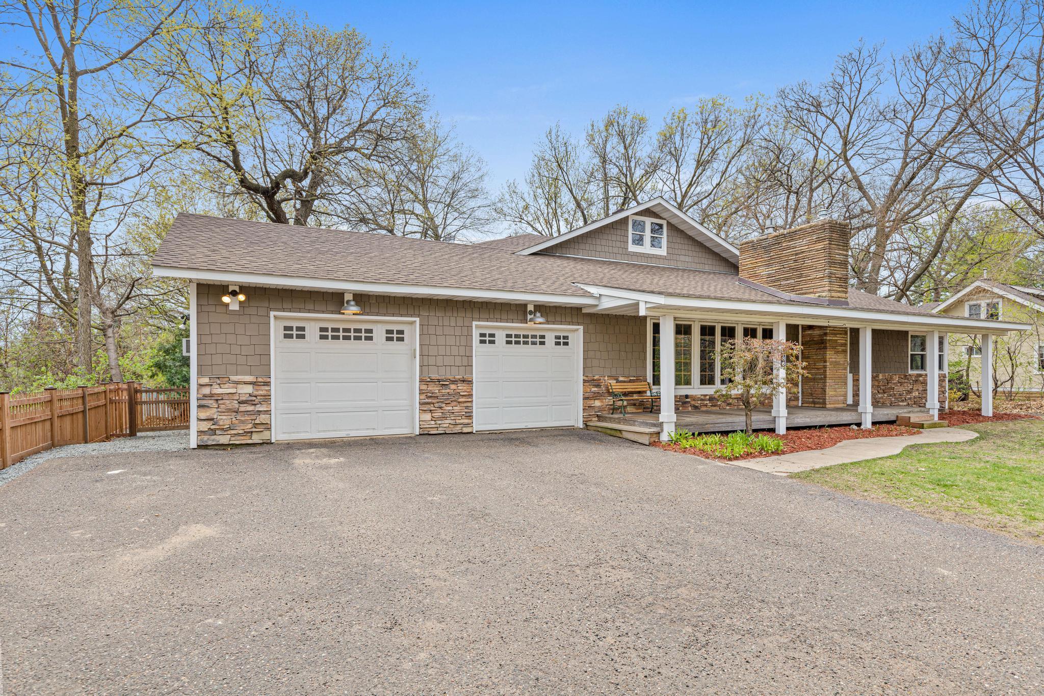 636 County Road B E, Maplewood, MN 55117