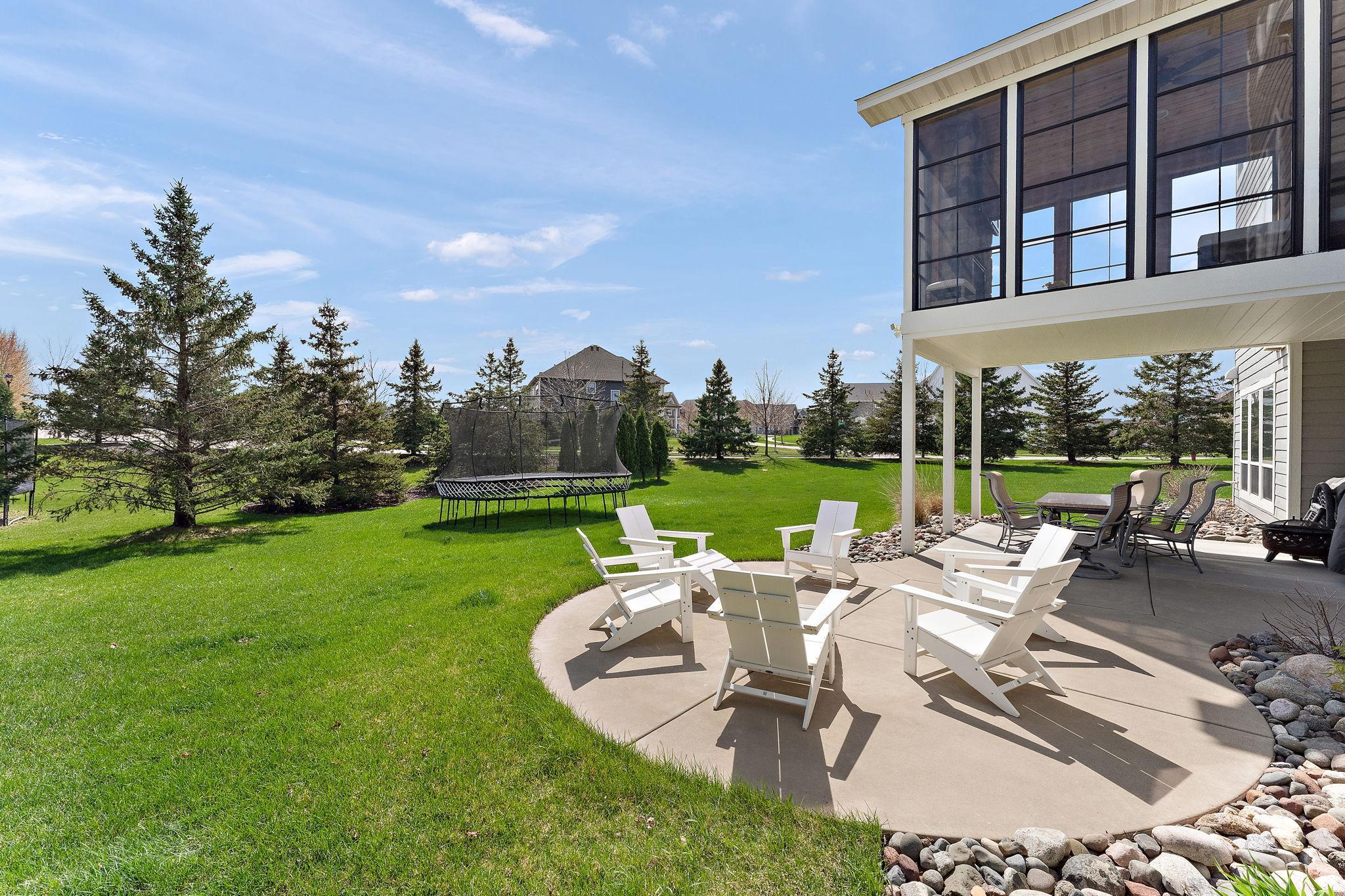 4967 Sunflower Ct, Woodbury, MN 55129