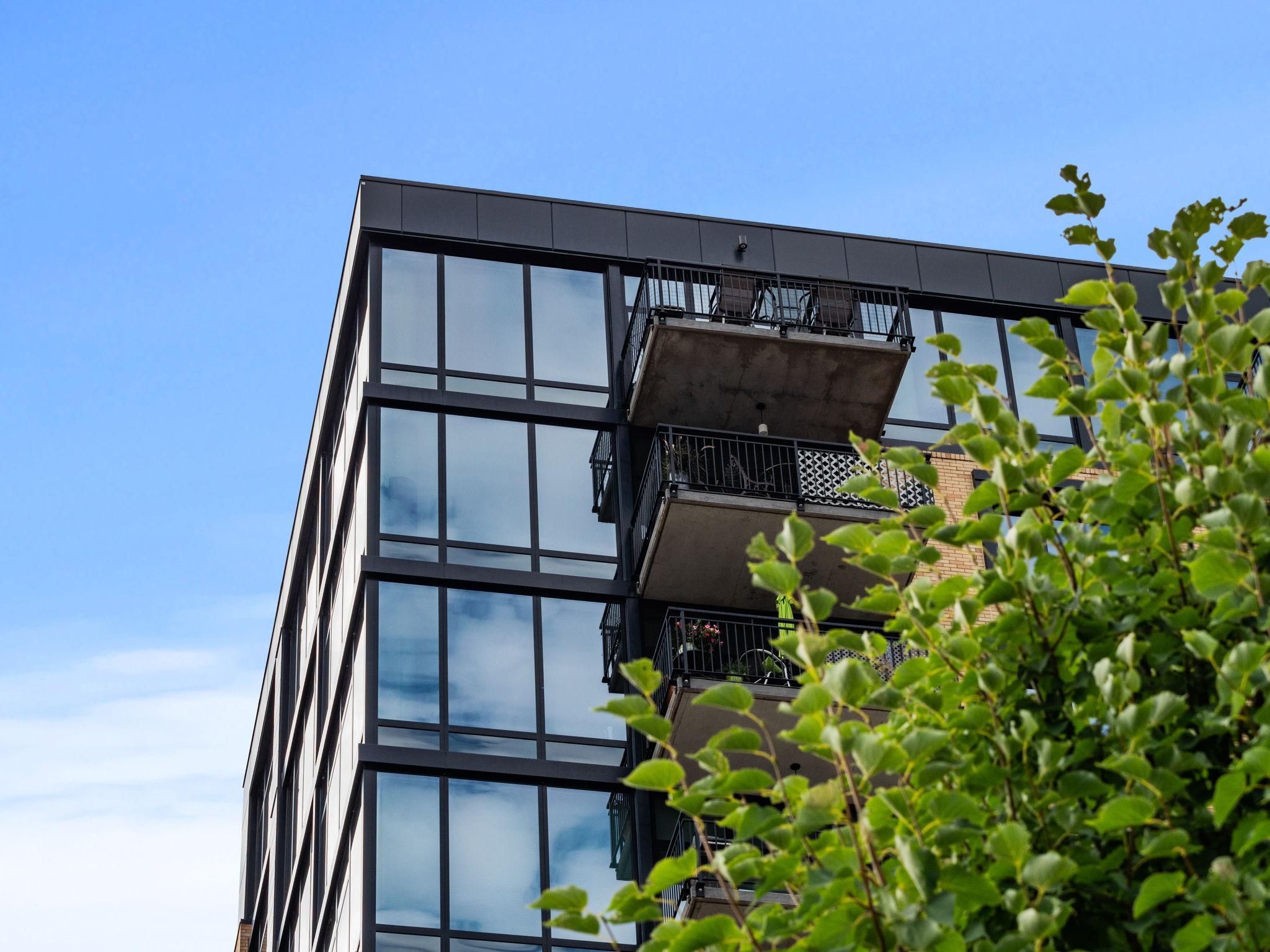 1240 S 2nd St #906, Minneapolis, MN 55415