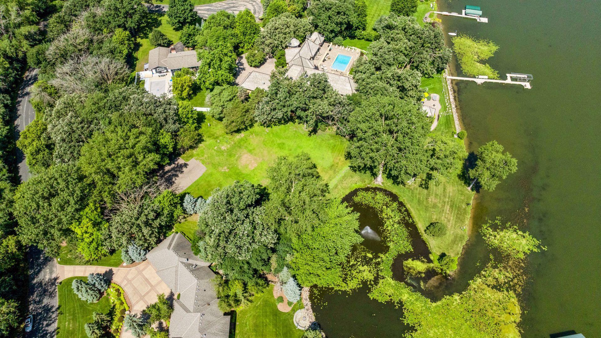 6851 Beach Rd, Eden Prairie, MN 55344