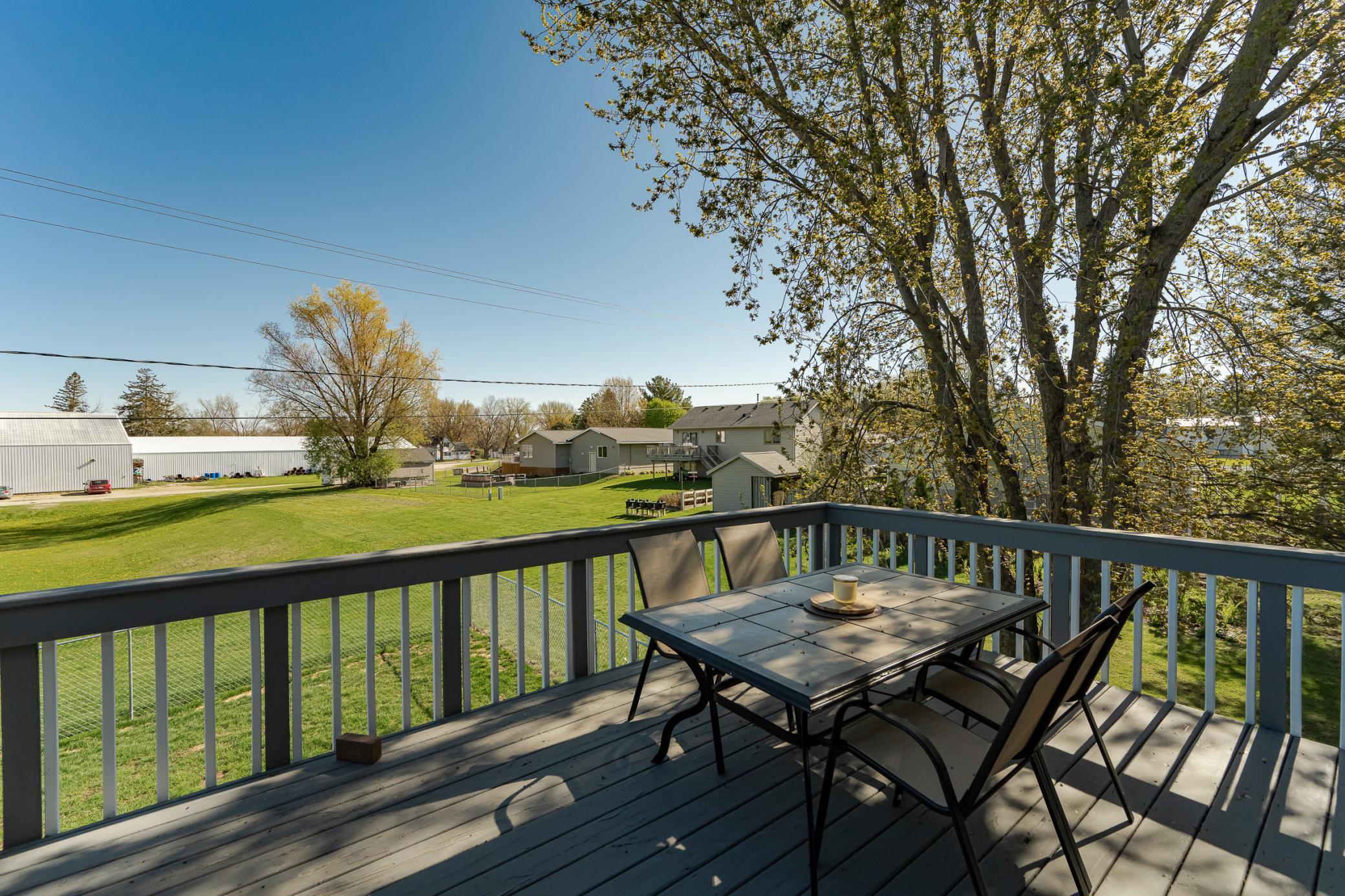 192 Harrison Ave SE, Racine, MN 55967