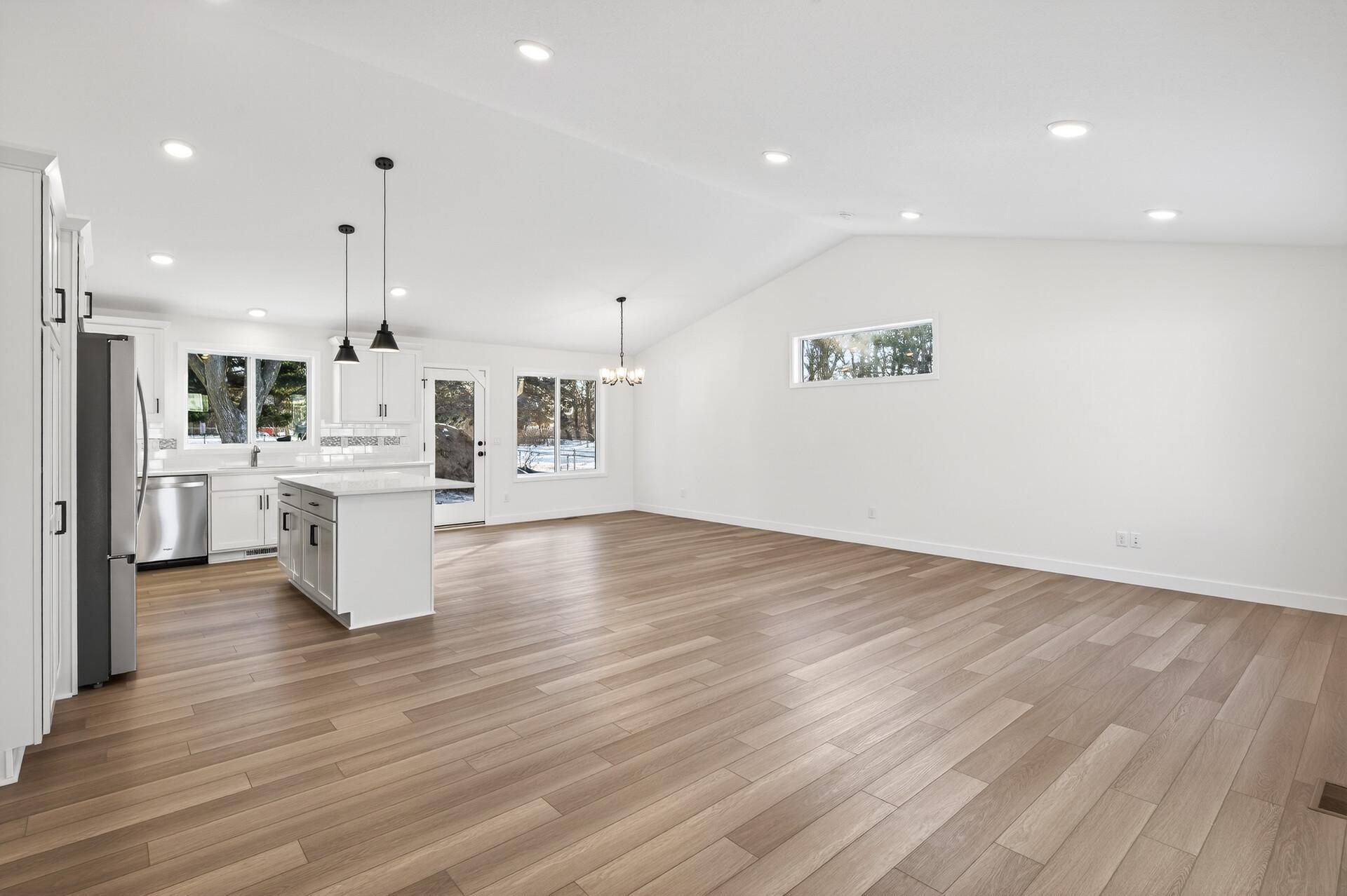 2140 Arkwright St, Maplewood, MN 55117