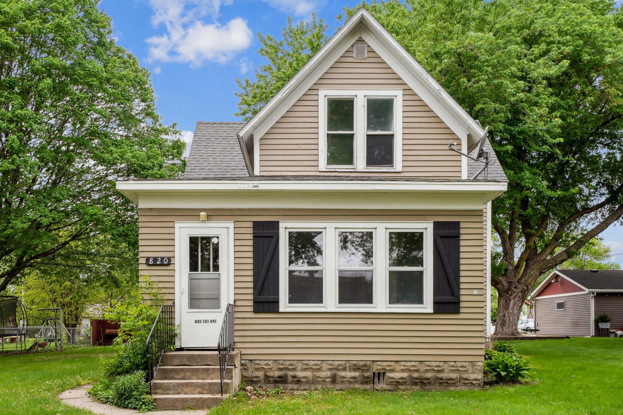 820 1st Ave, Gibbon, MN 55335