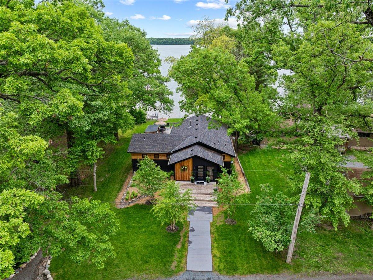 27249 Jonquil Dr, Chisago City, MN 55013