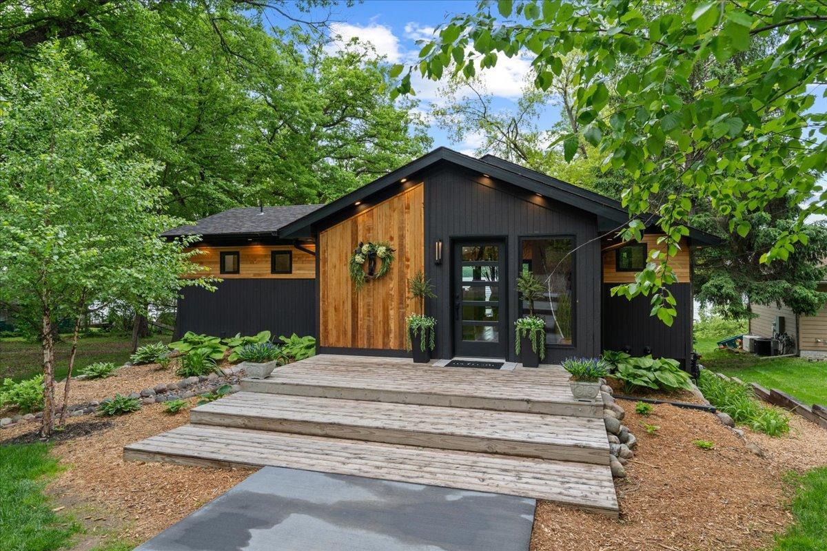 27249 Jonquil Dr, Chisago City, MN 55013