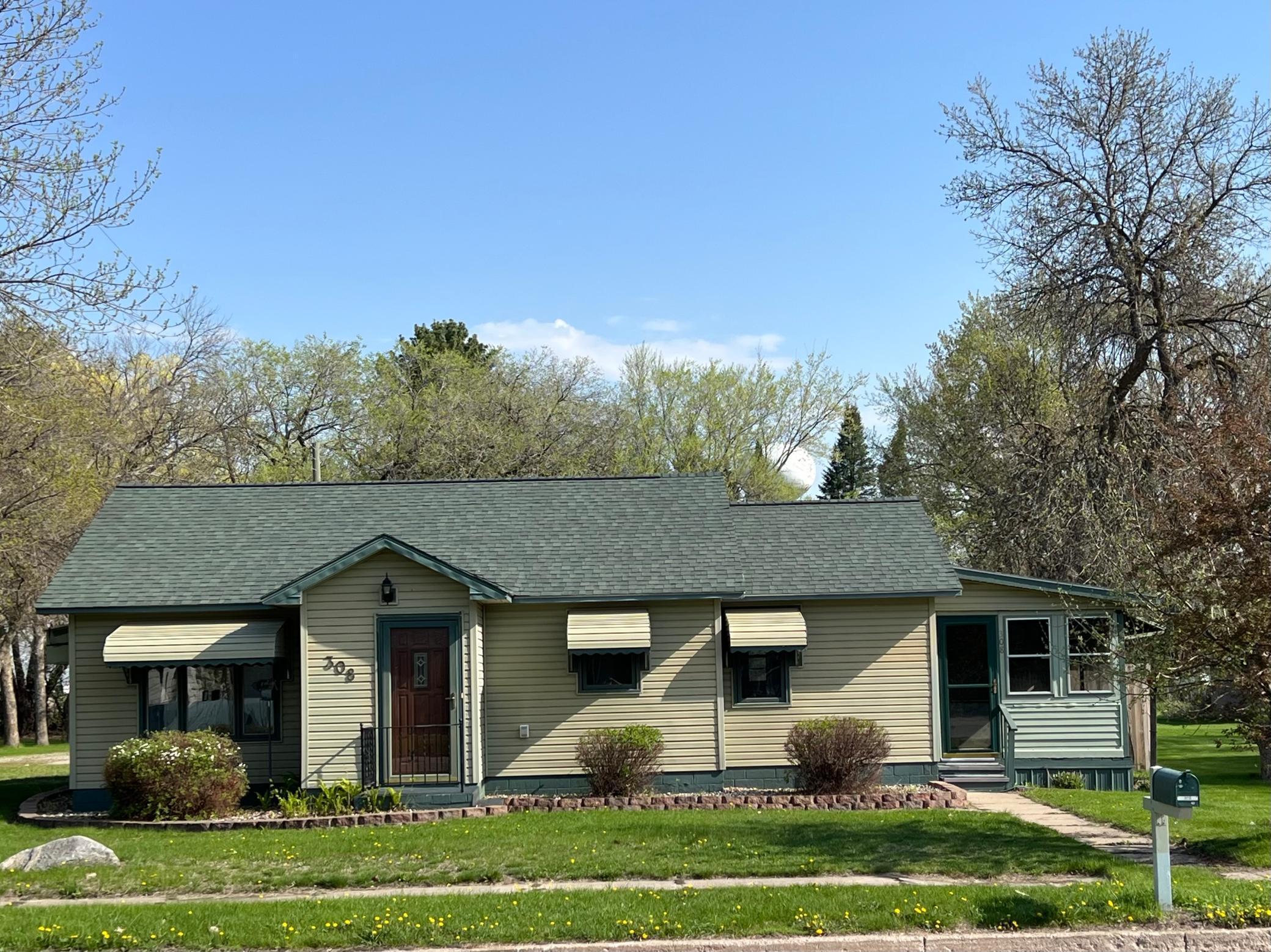 308 Washington Ave NW, Fertile, MN 56540
