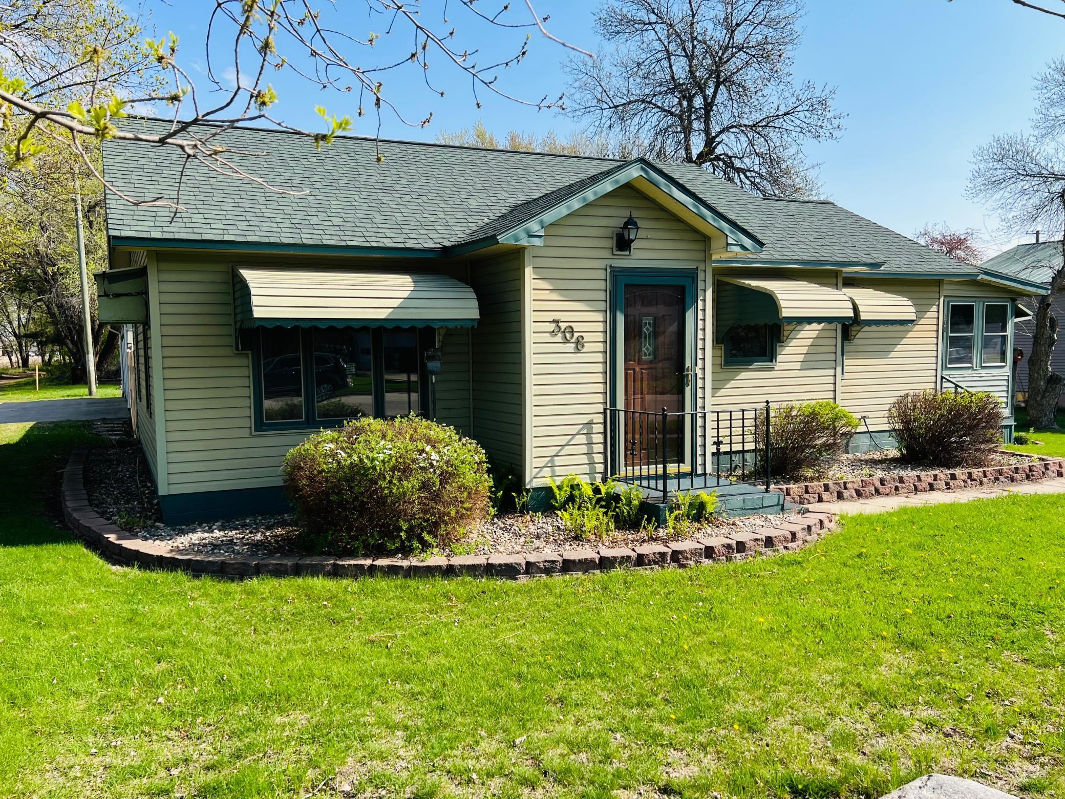308 Washington Ave NW, Fertile, MN 56540