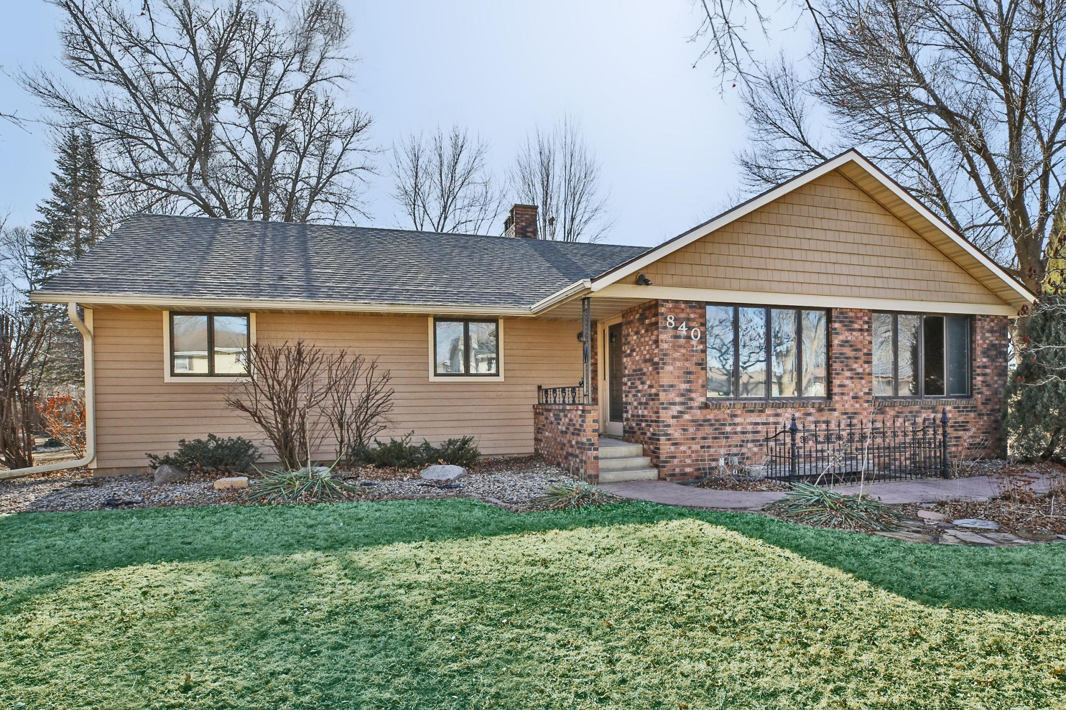 840 4th St SW, Wells, MN 56097