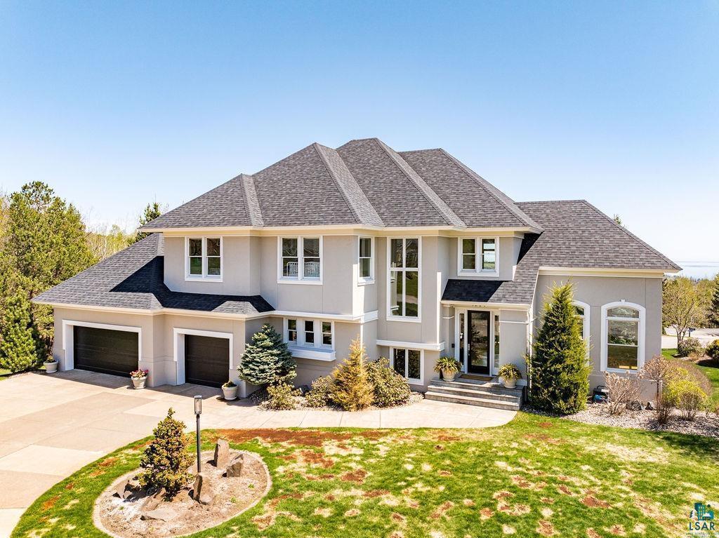 1224 S Ridge Rd, Duluth, MN 55804