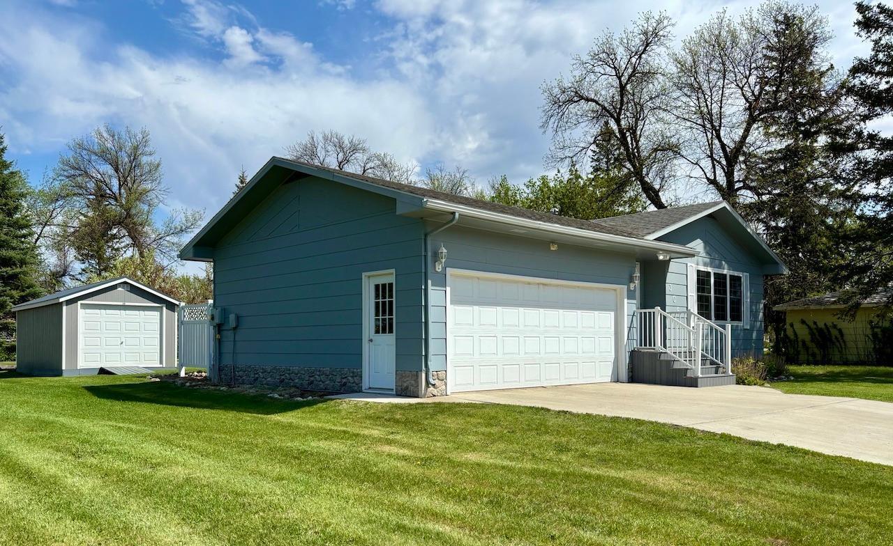 306 3rd St, Stephen, MN 56757