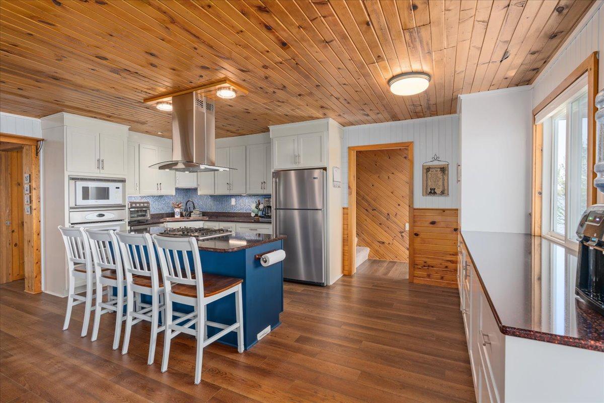 254 Magnor Lake Ct, Clayton, WI 54004