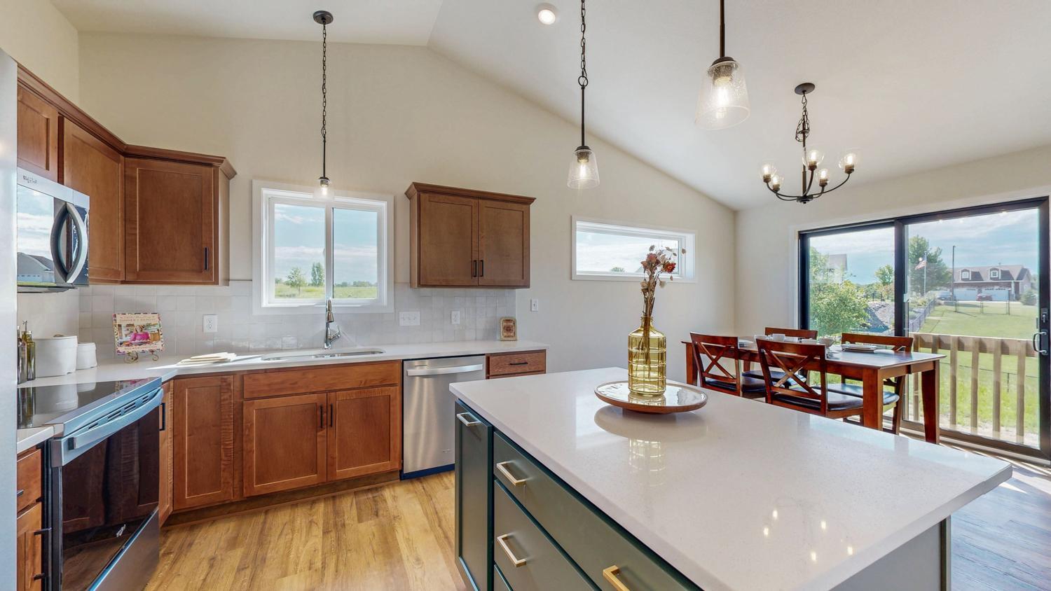 1483 Grand View Ln SE, Mazeppa, MN 55956