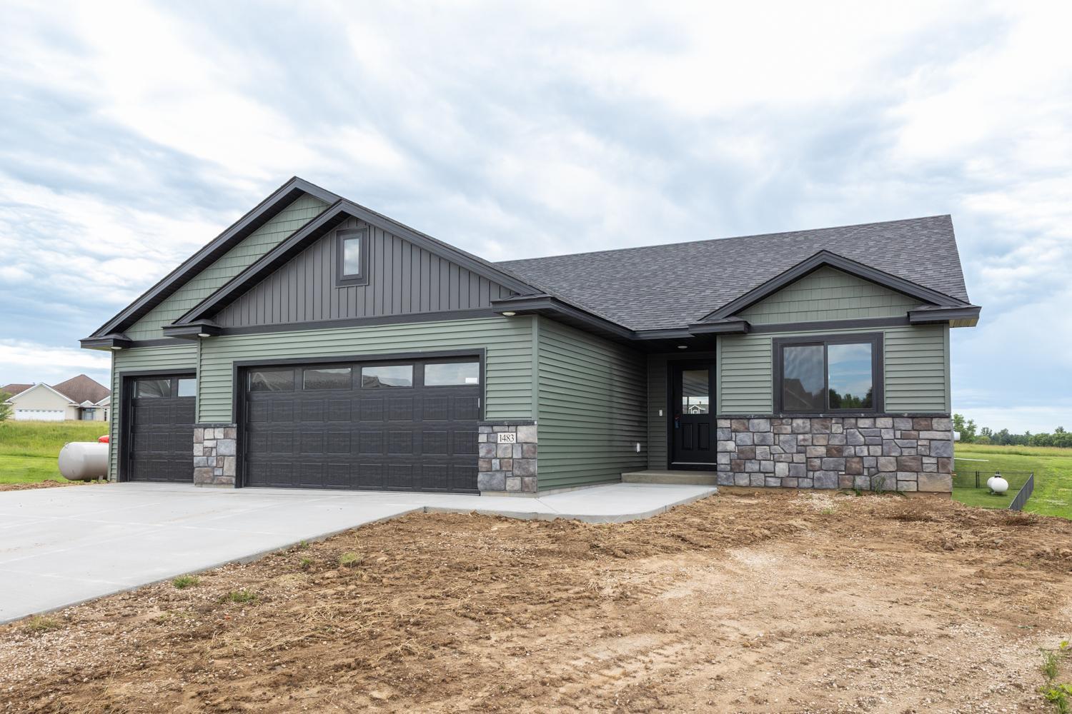 1483 Grand View Ln SE, Mazeppa, MN 55956