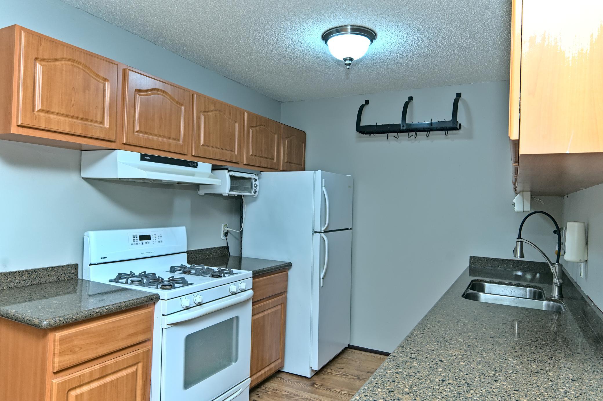 1601 N Innsbruck Dr #319, Fridley, MN 55432