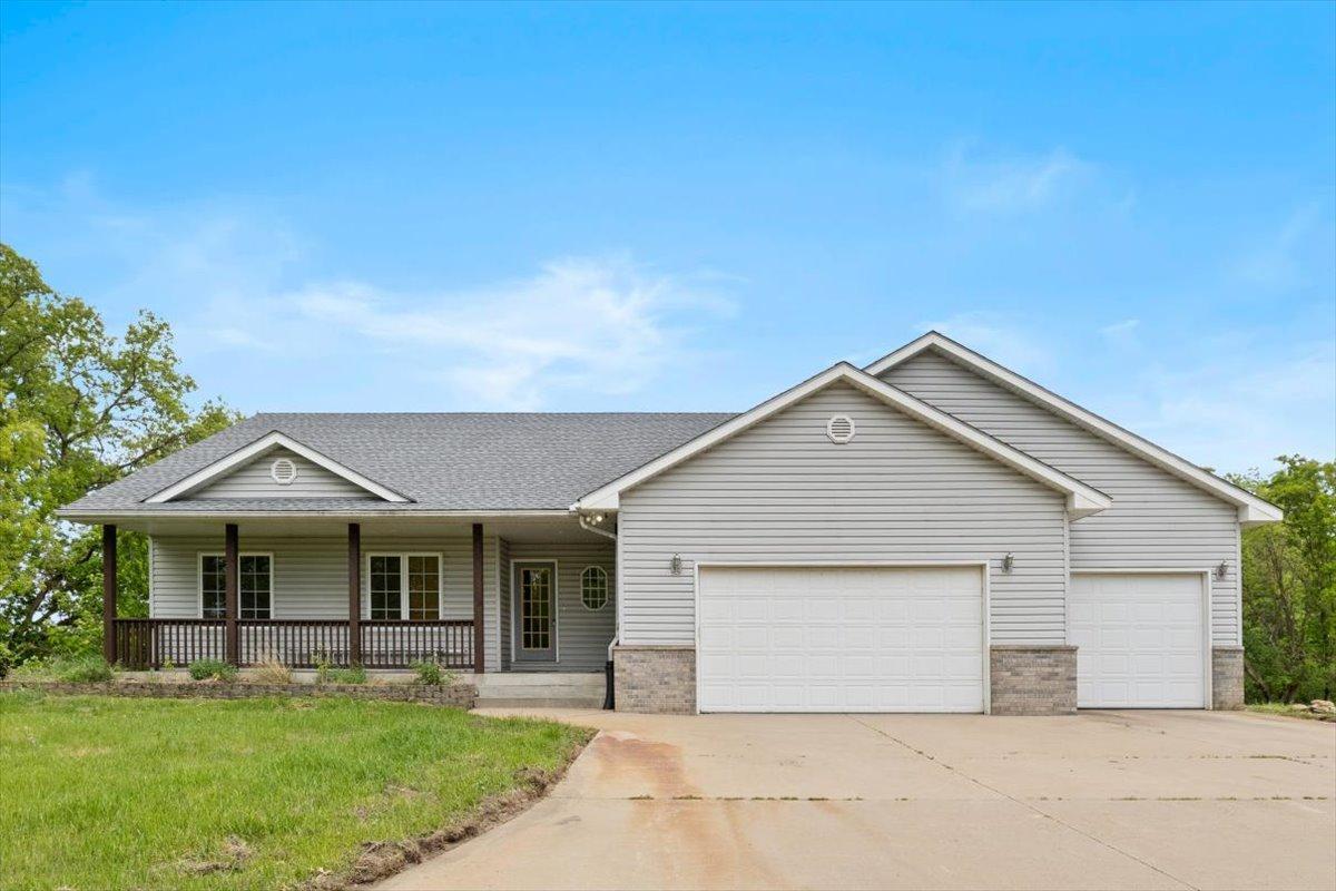 25809 Virgo St NE, Stacy, MN 55079