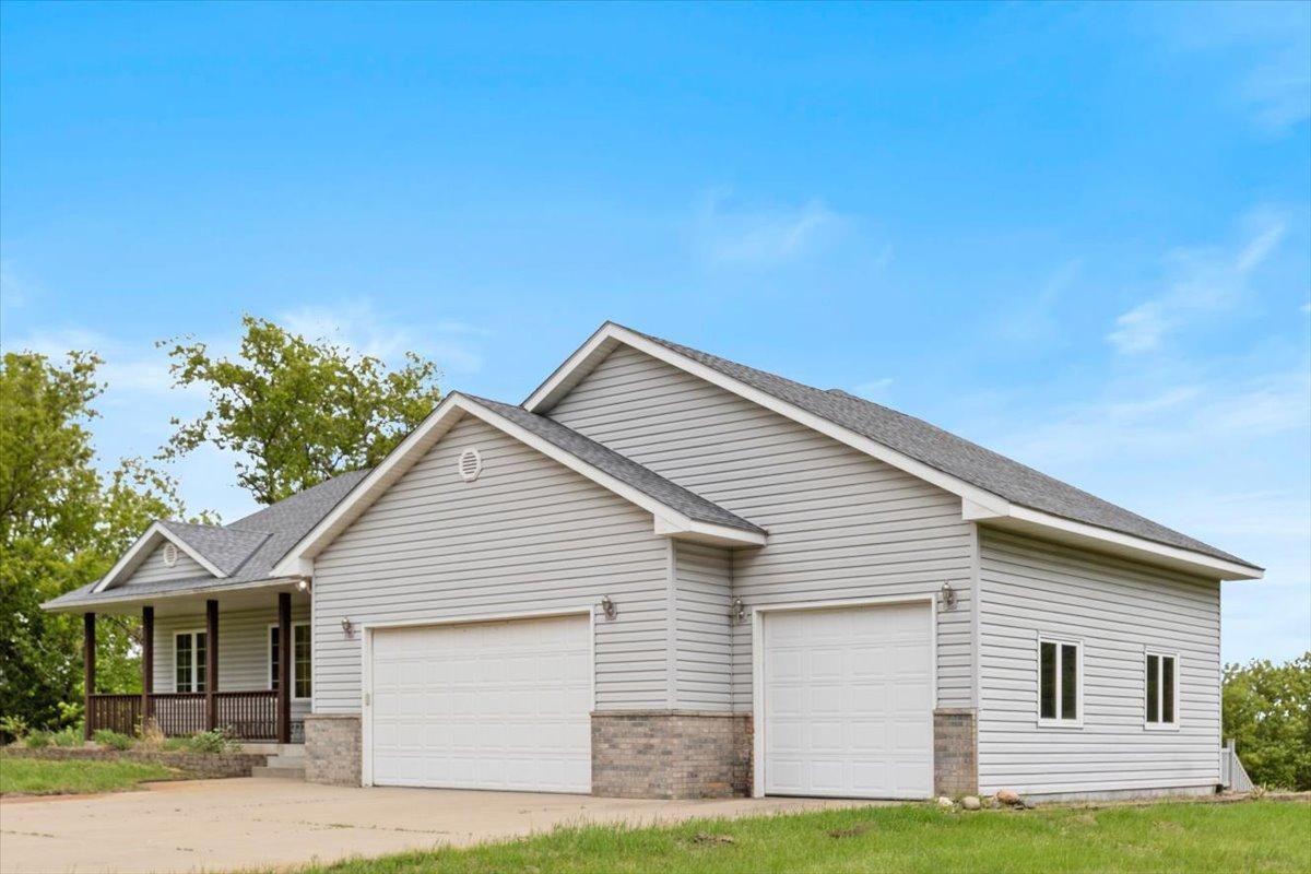 25809 Virgo St NE, Stacy, MN 55079