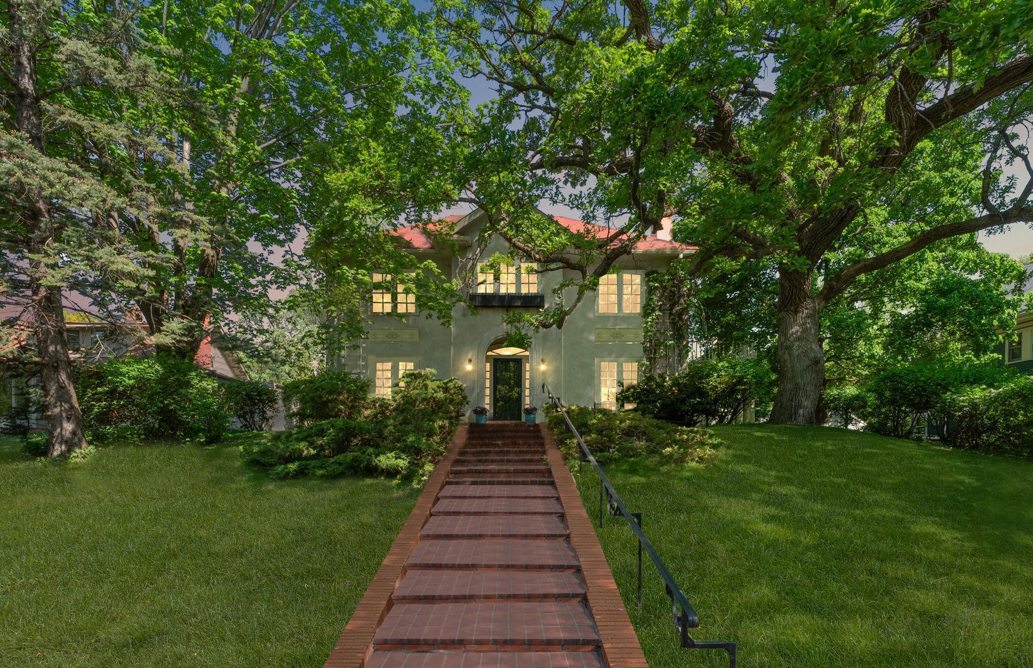 2181 Carter Ave, Saint Paul, MN 55108