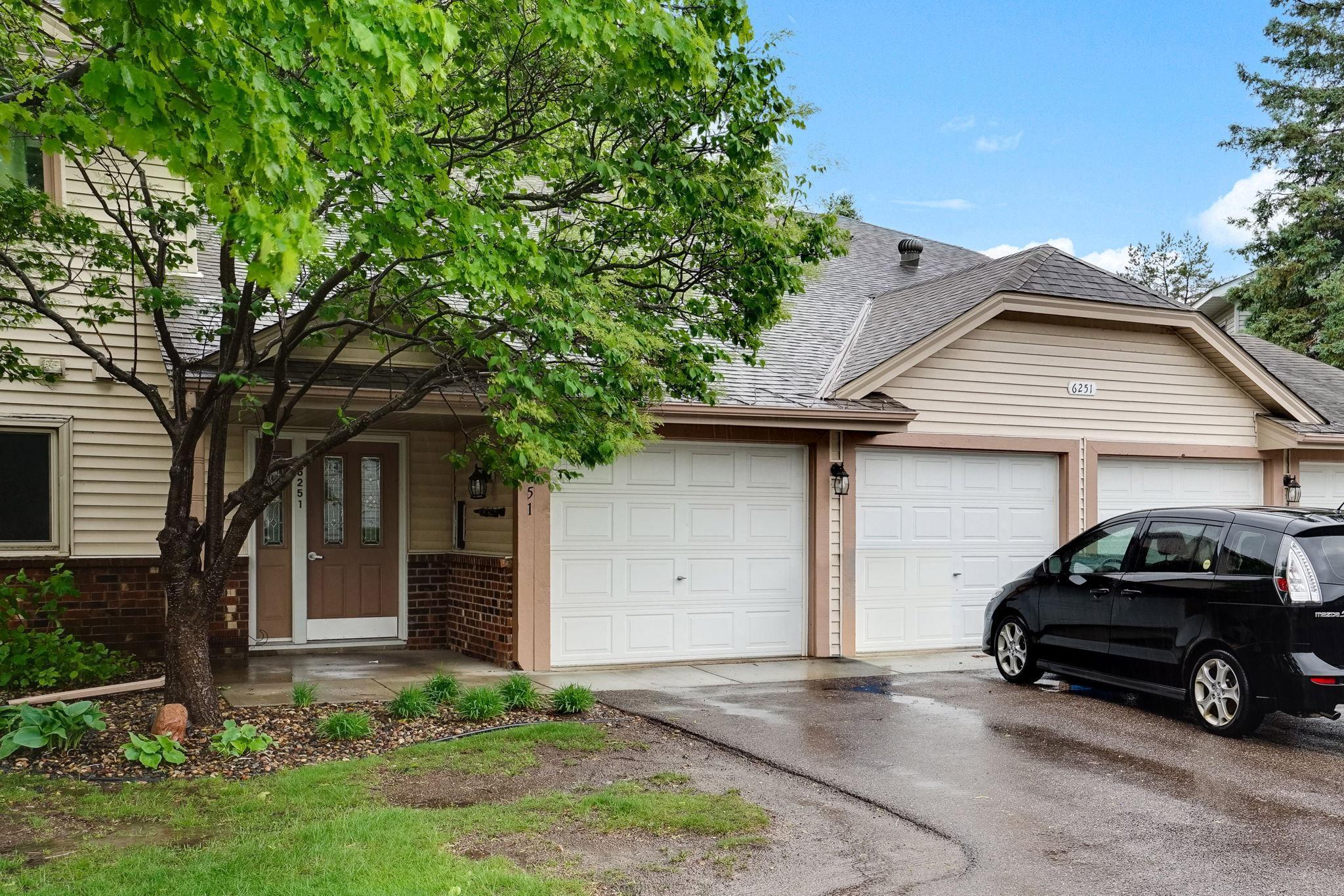 6251 Magda Dr #B, Osseo, MN 55369