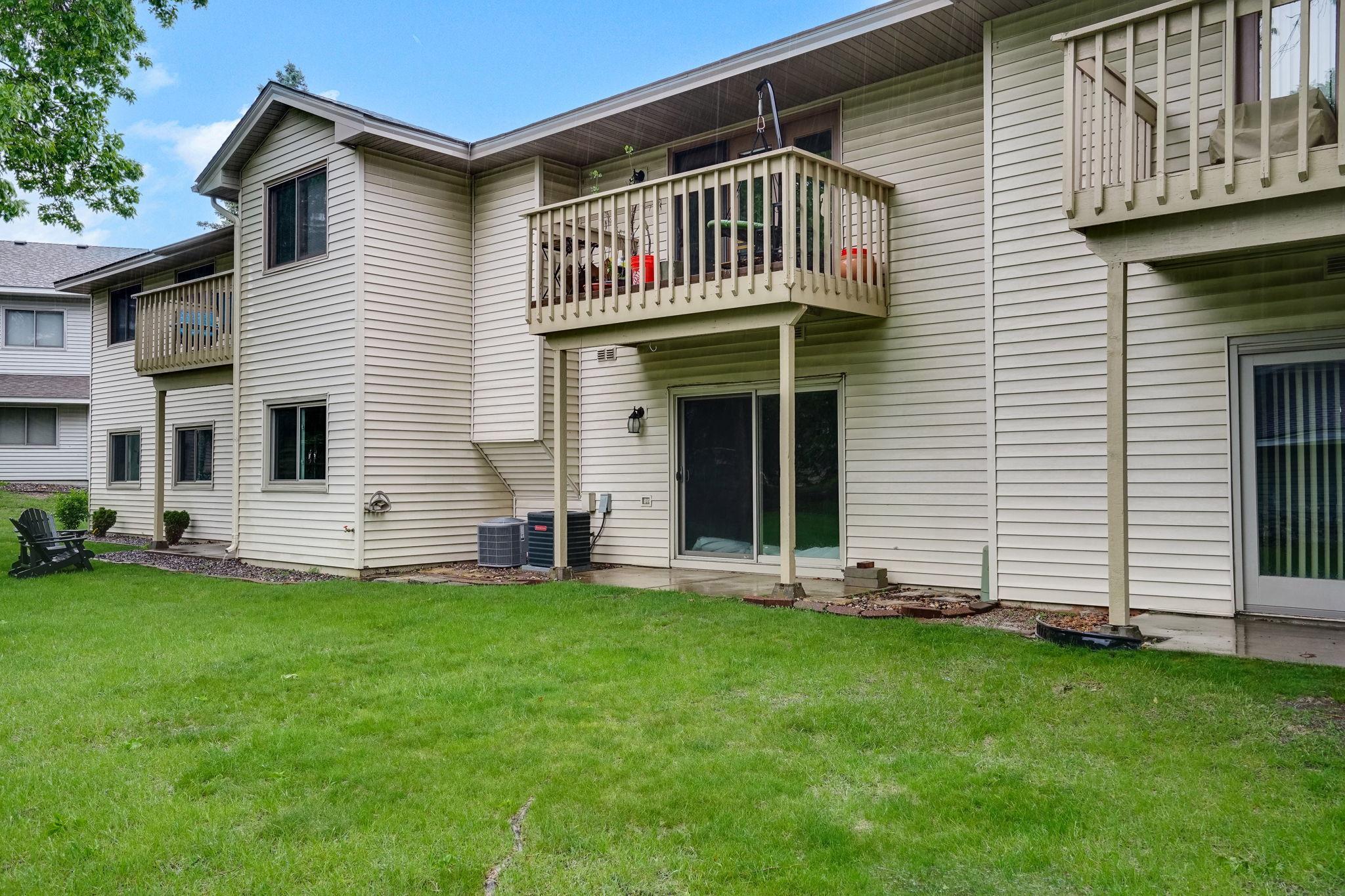 6251 Magda Dr #B, Osseo, MN 55369