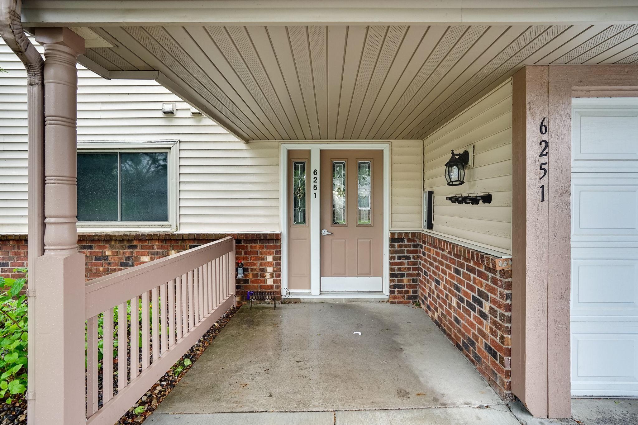 6251 Magda Dr #B, Osseo, MN 55369