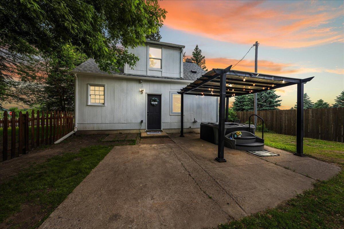 1453 NE Sims Rd, East Bethel, MN 55011