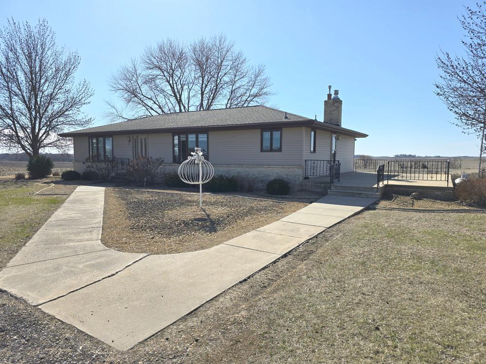 21397 145th Ave, New Ulm, MN 56073