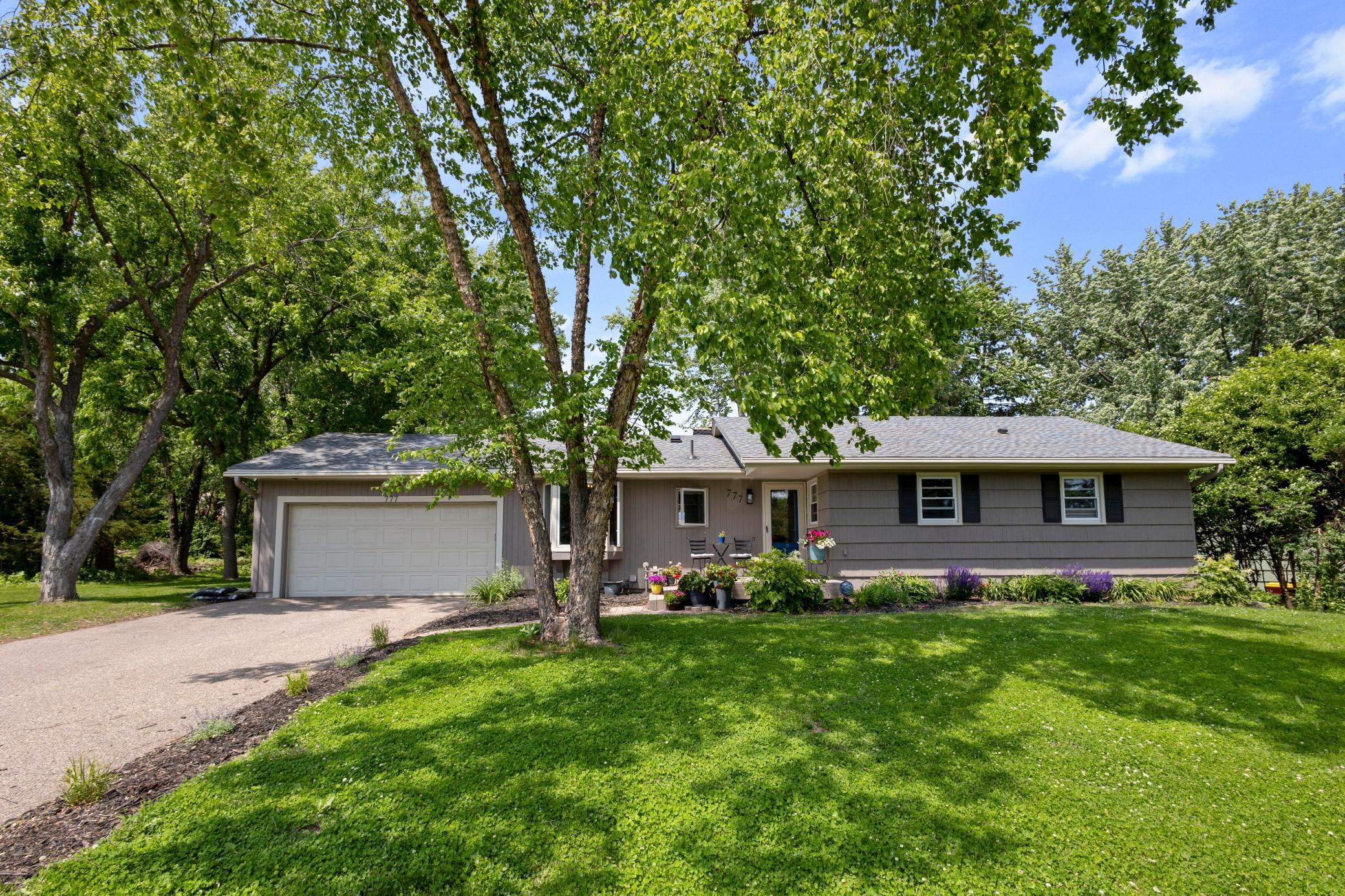 777 Keokuk Ln, Mendota Heights, MN 55120