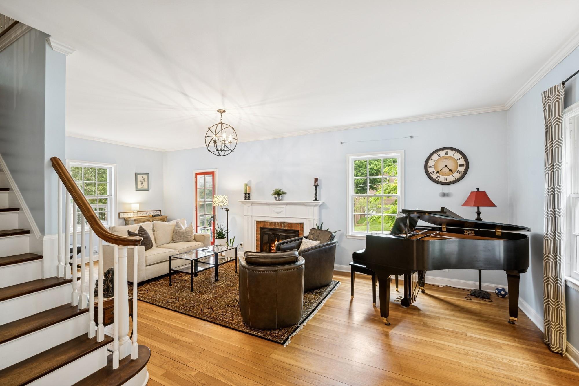 1497 Fulham St, Saint Paul, MN 55108