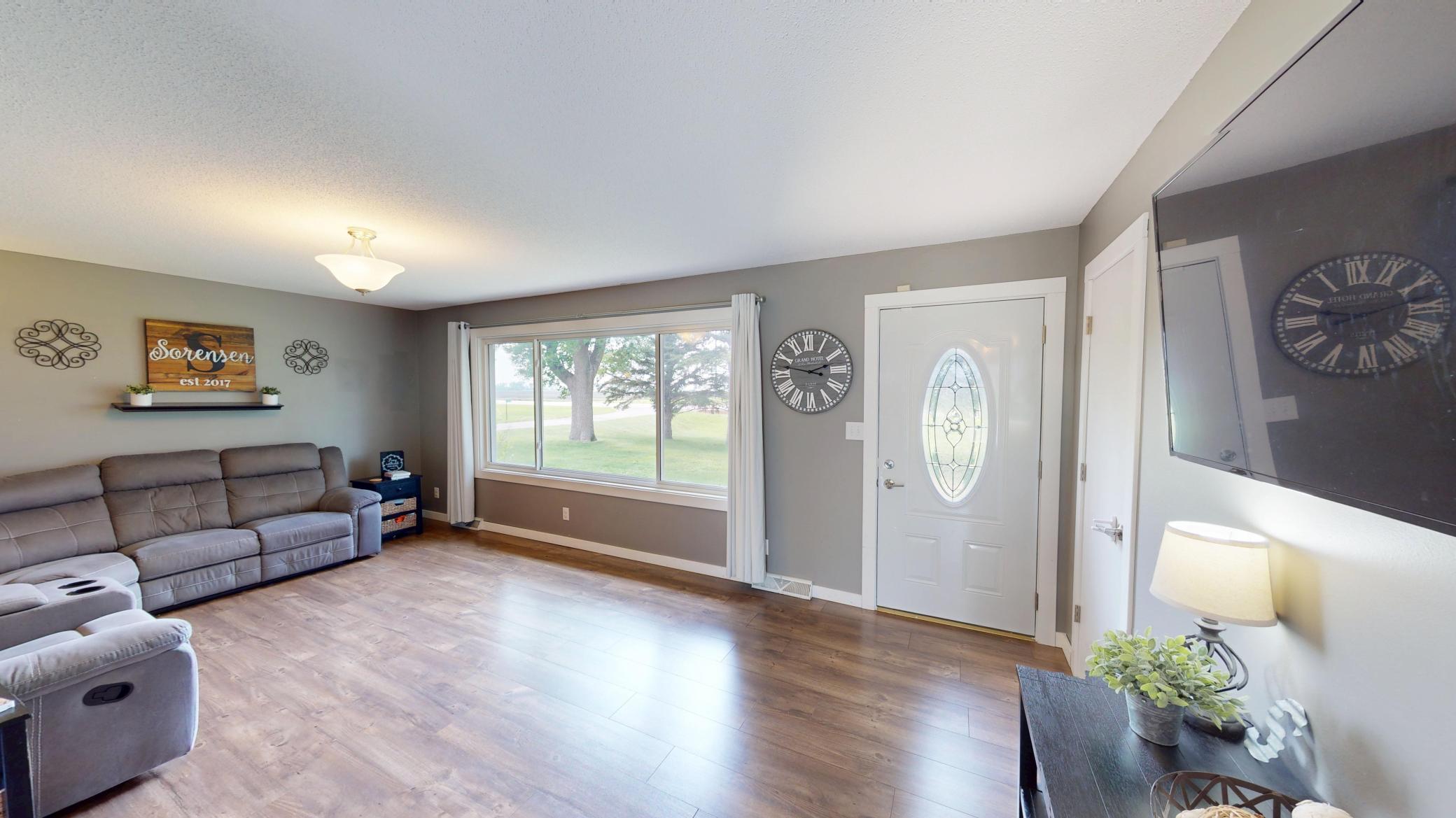 19142 570th Ave, Wells, MN 56097