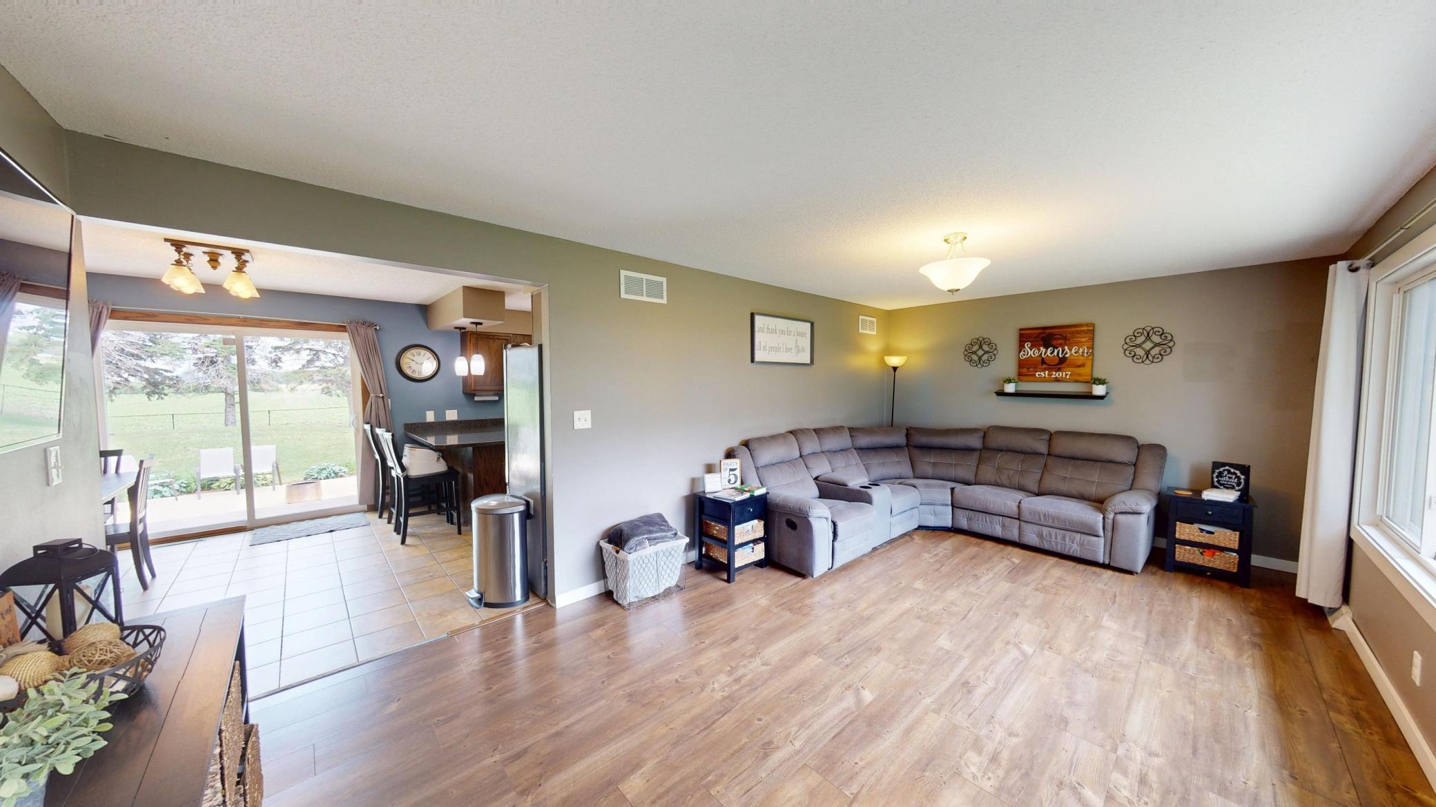 19142 570th Ave, Wells, MN 56097