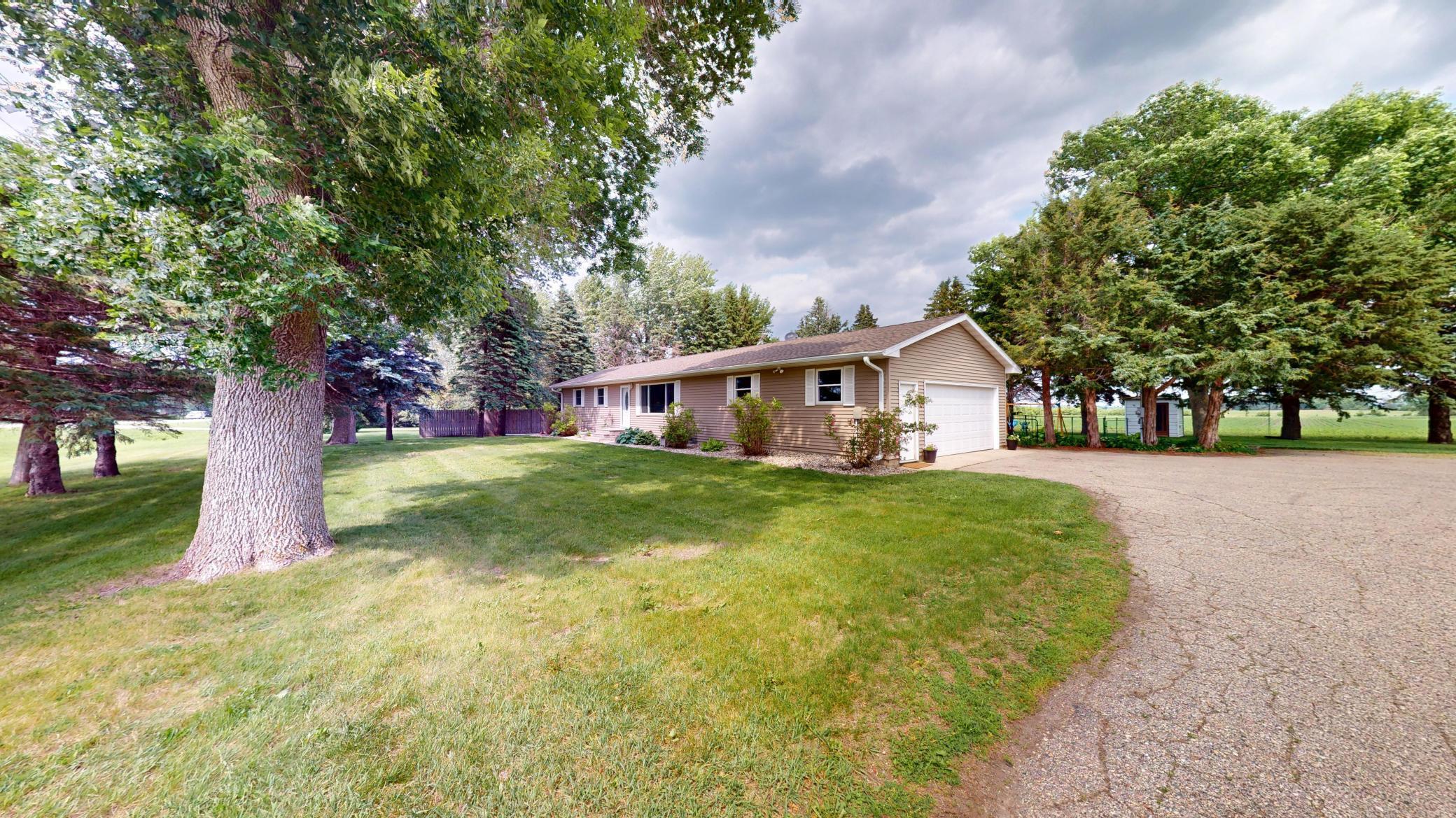 19142 570th Ave, Wells, MN 56097