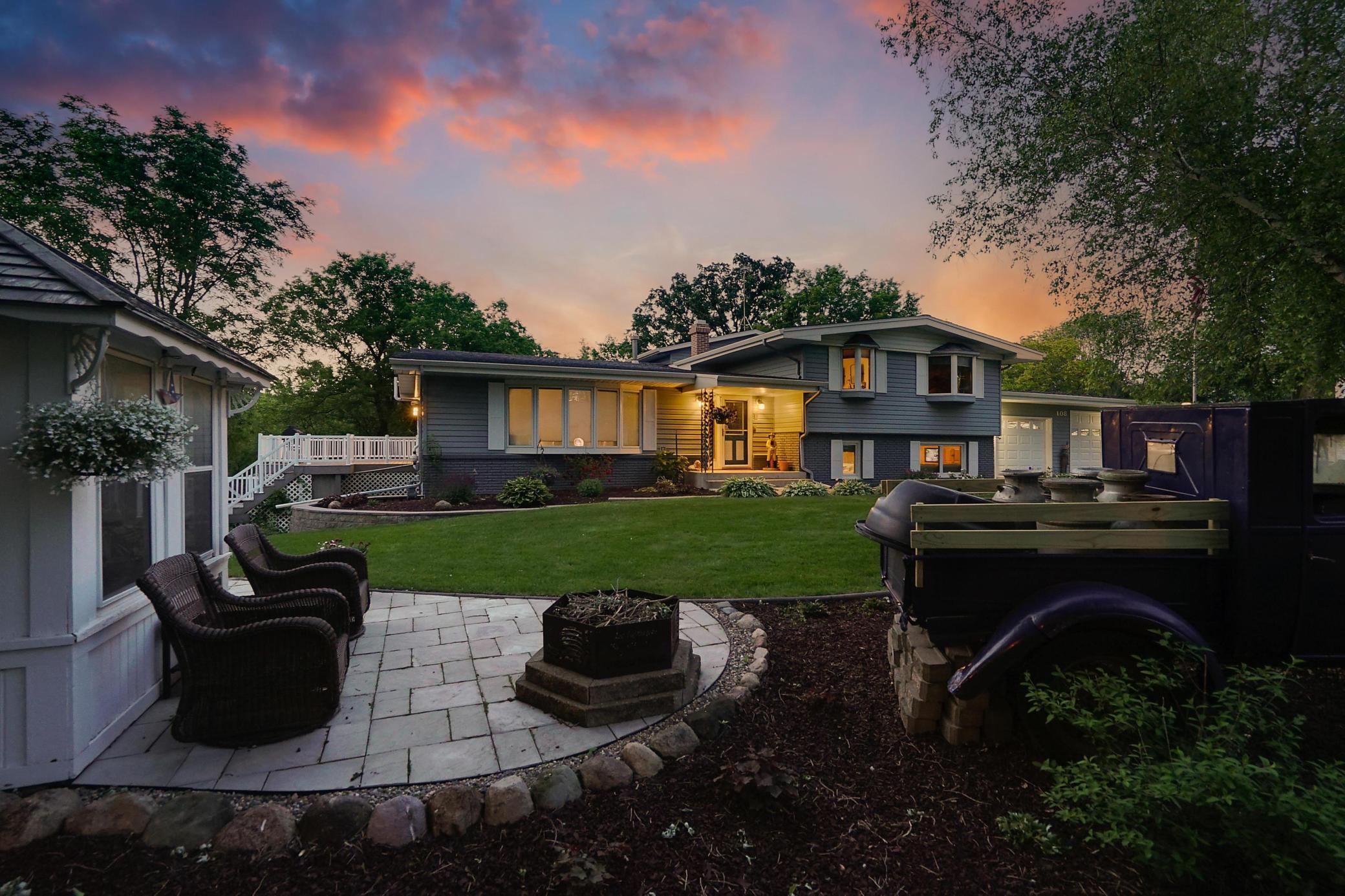 108 1st St, Kenyon, MN 55946